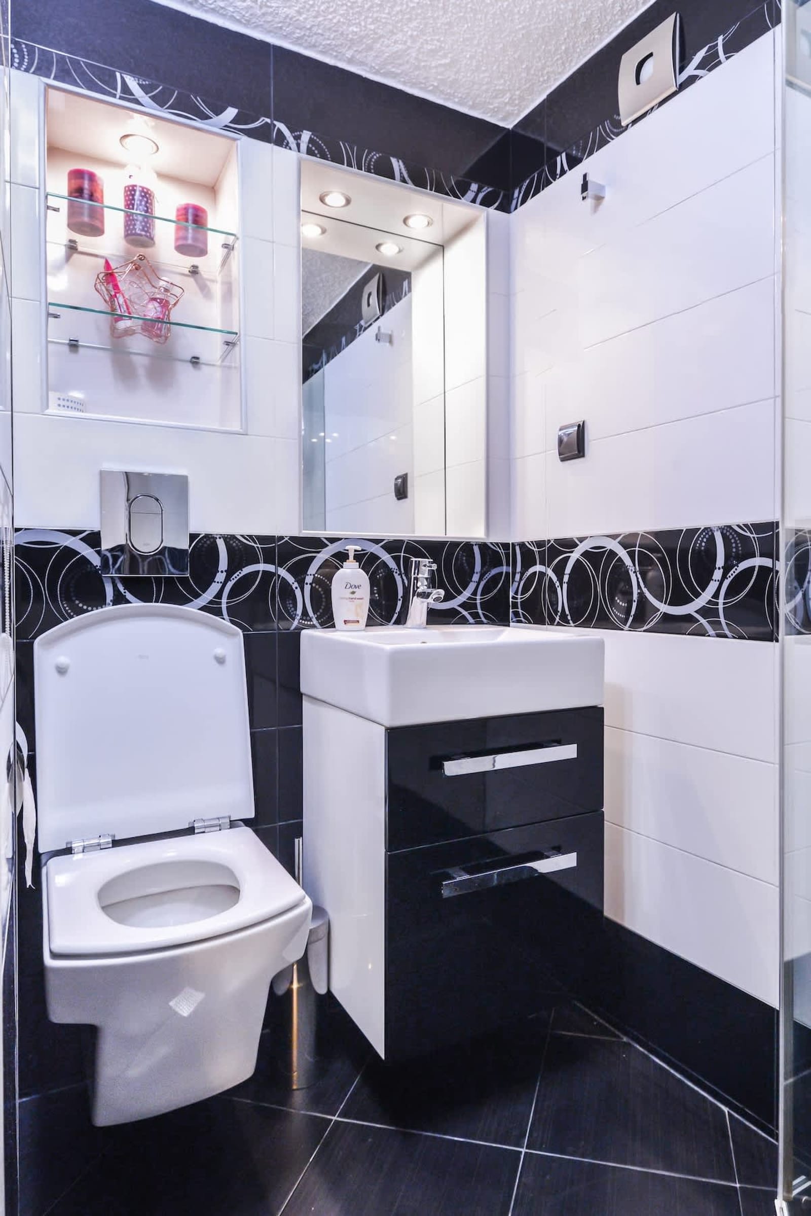 Extravaganzzo - Super Central One Bedroom Modern - Photo 5