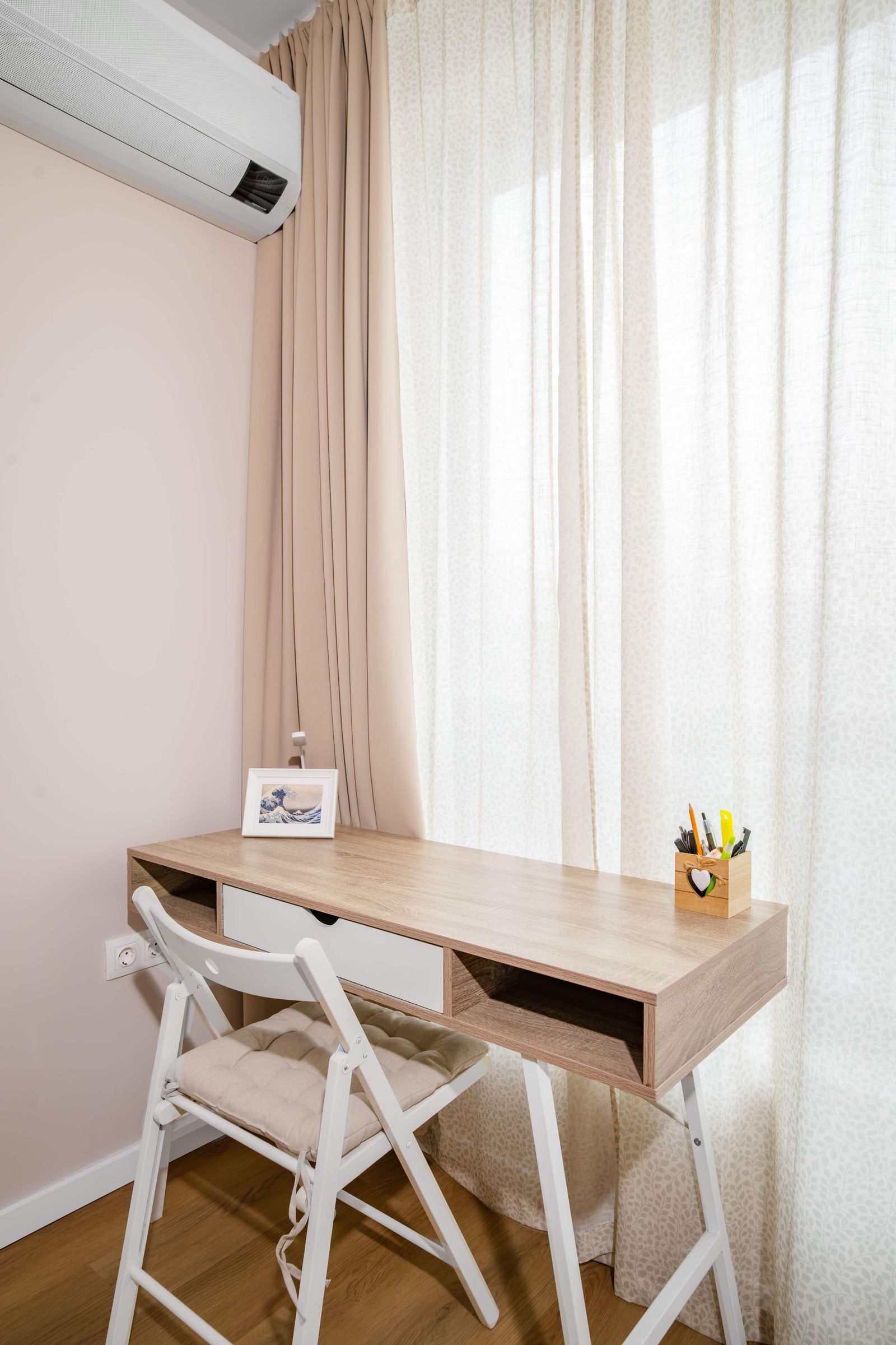 Spacious 2BR Apartment - Modern Design - Photo 10