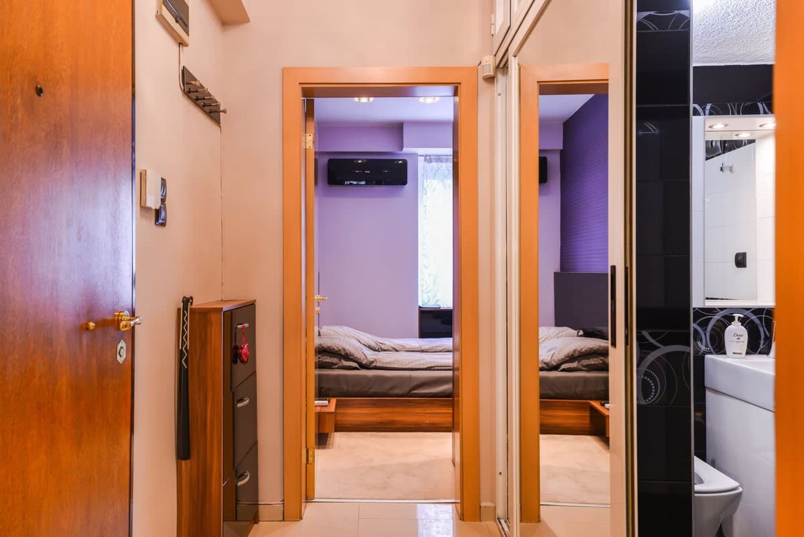 Extravaganzzo - Super Central One Bedroom Modern - Photo 23