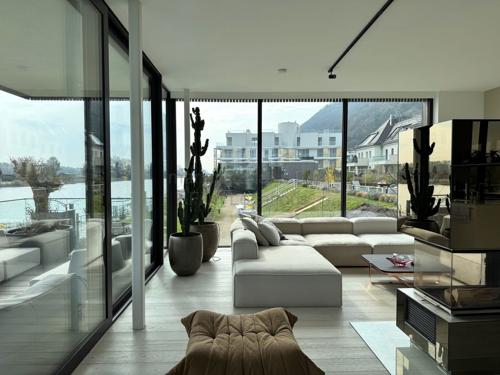 Location 485 - Photo 11