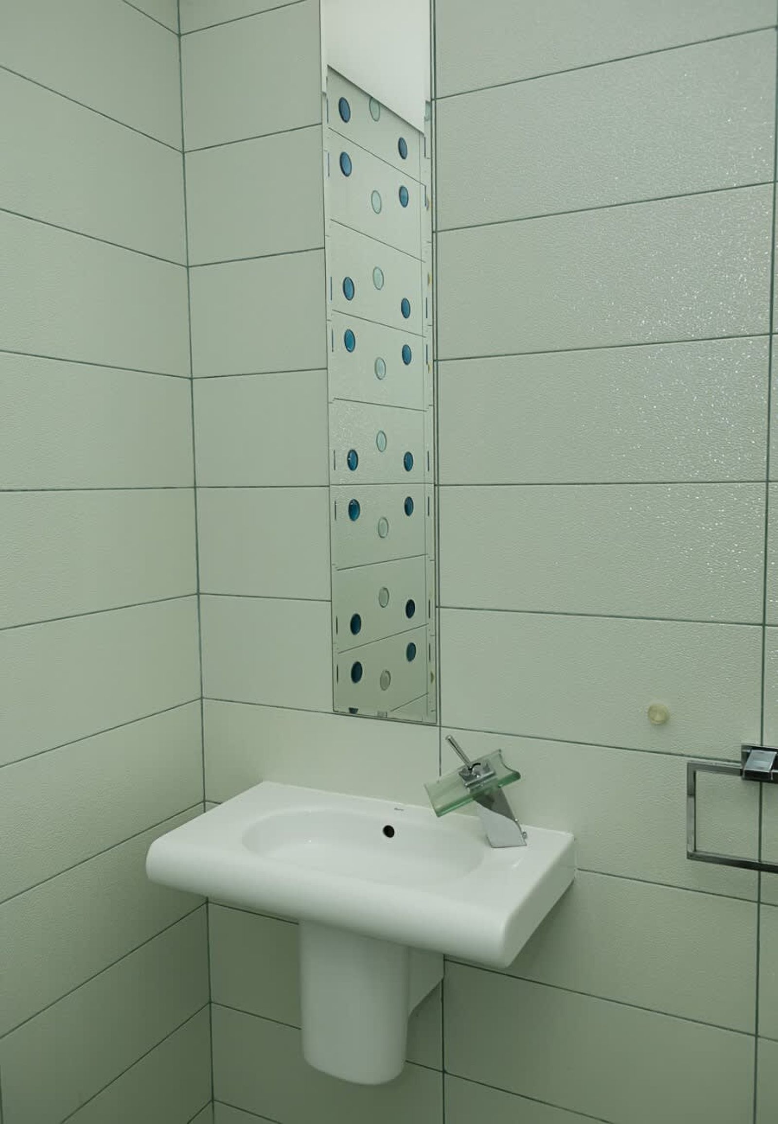 Modern Elegance in Varna – Spacious 3-Bedroom Home - Photo 25