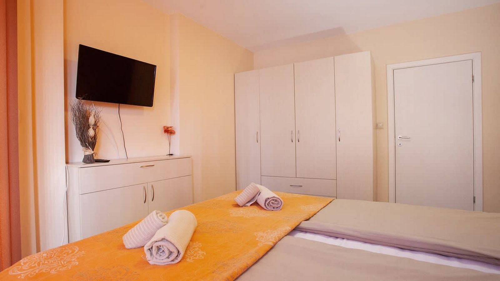 Elevated Living - Photo 11