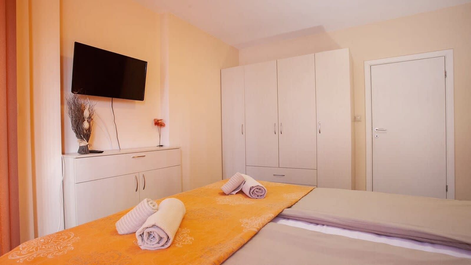 Elevated Living - Photo 11