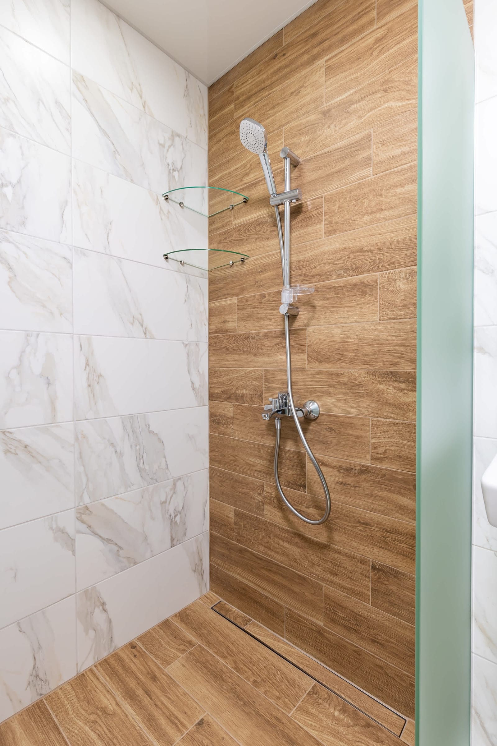 The Cozy Nest - Modern 1BR with Balcony - Photo 27