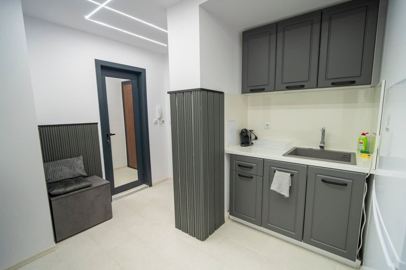 Modern Seaview Central Apartment in Sarafovo - Photo 14