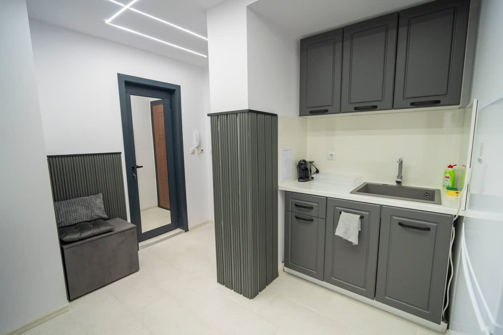 Modern Seaview Central Apartment in Sarafovo - Photo 14