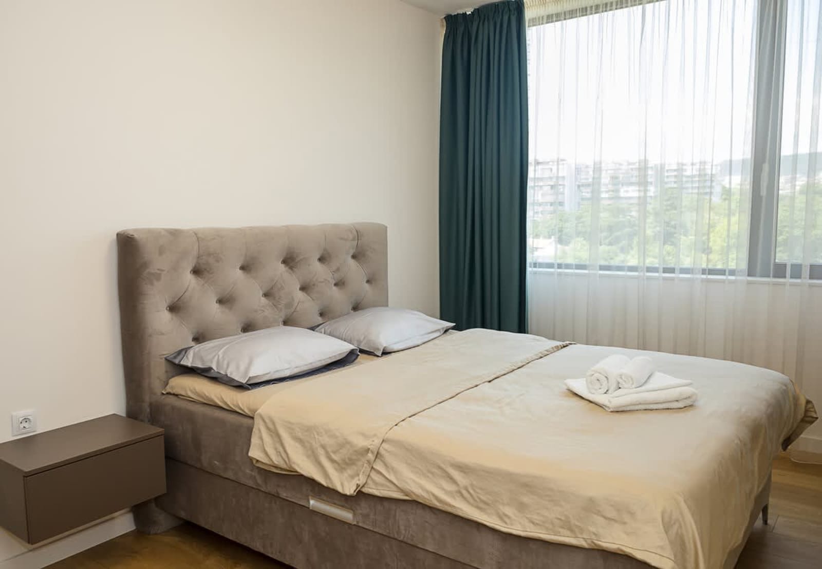 Stylish City Living by the Sea - 2BR Flat in Varna - Photo 3