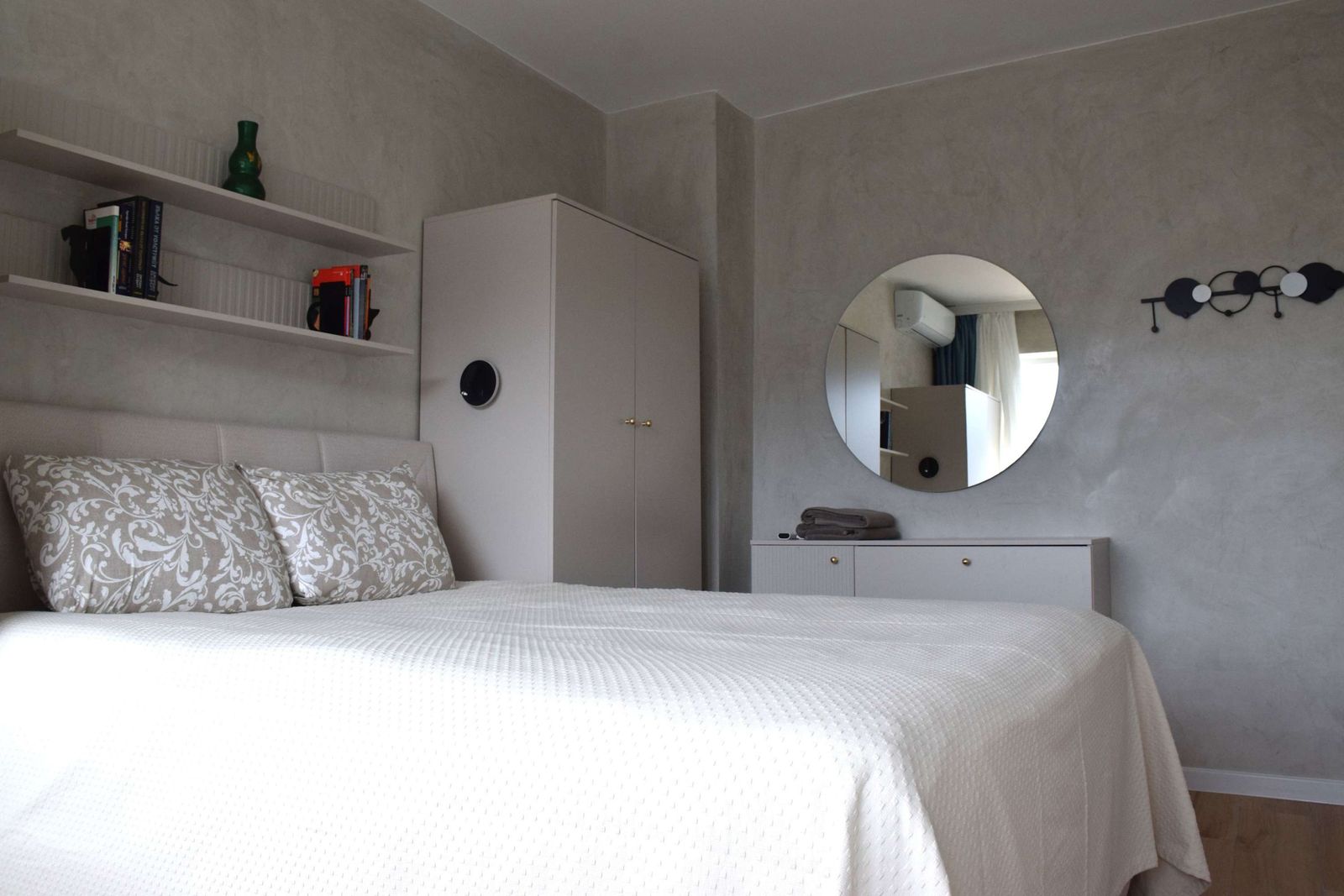 Bright &amp; Cozy 1-Bedroom with Stunning Vitosha View - Photo 6