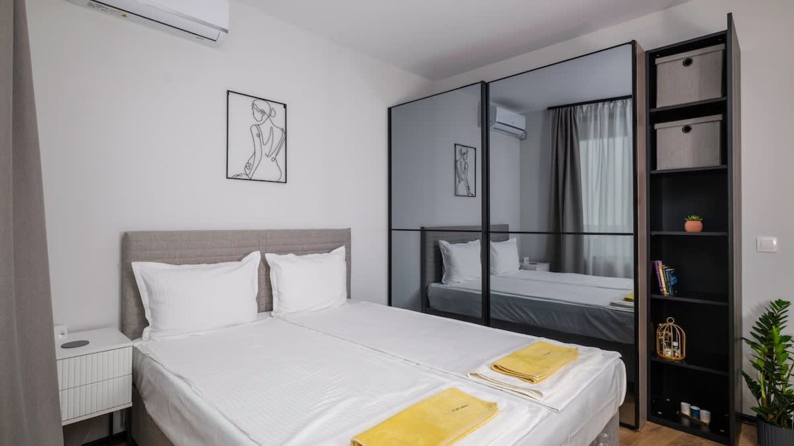 Fresh &amp; Modern Apartment with Balcony - Photo 4