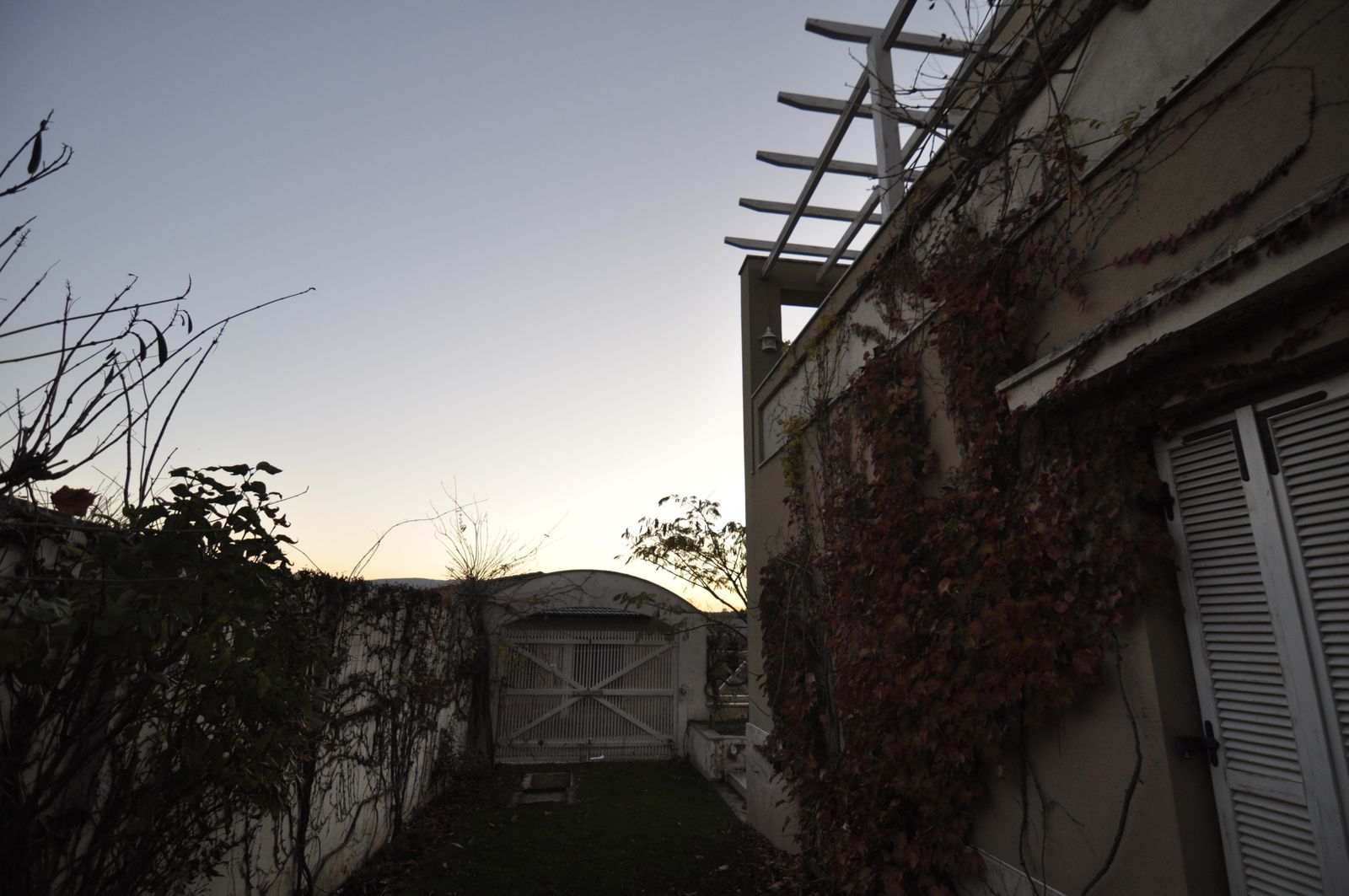 The Flower House - Photo 14