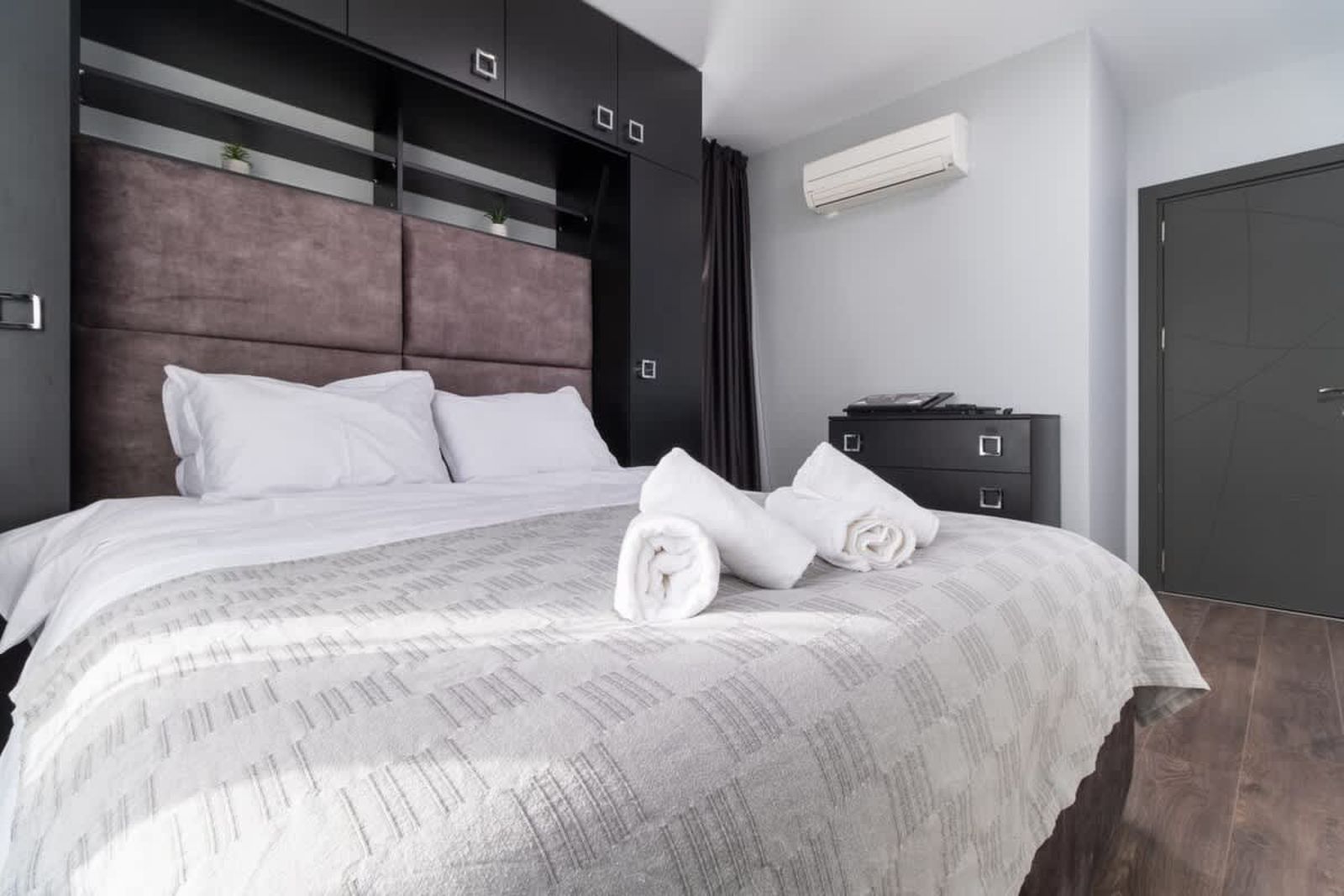 Central Plovdiv: Modern 1BR with Netflix &amp; Balcony - Photo 31