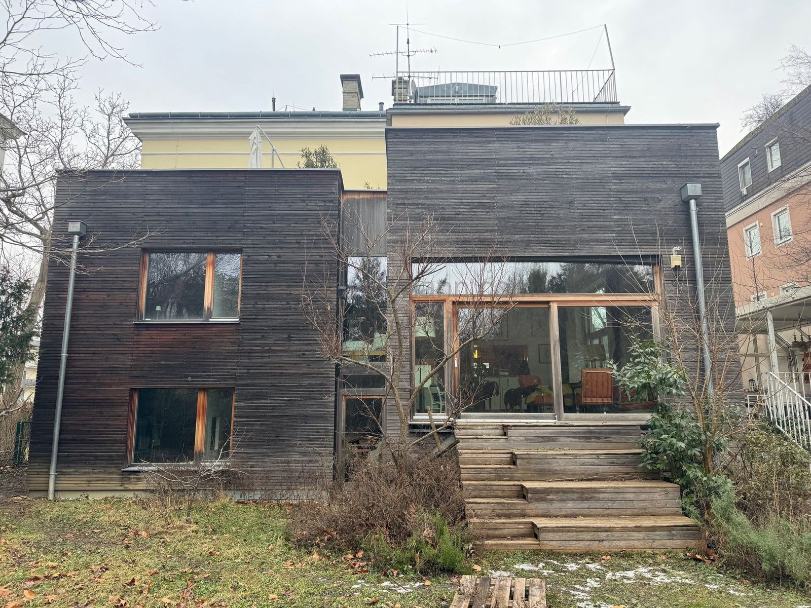 Location 519 - Cover Photo