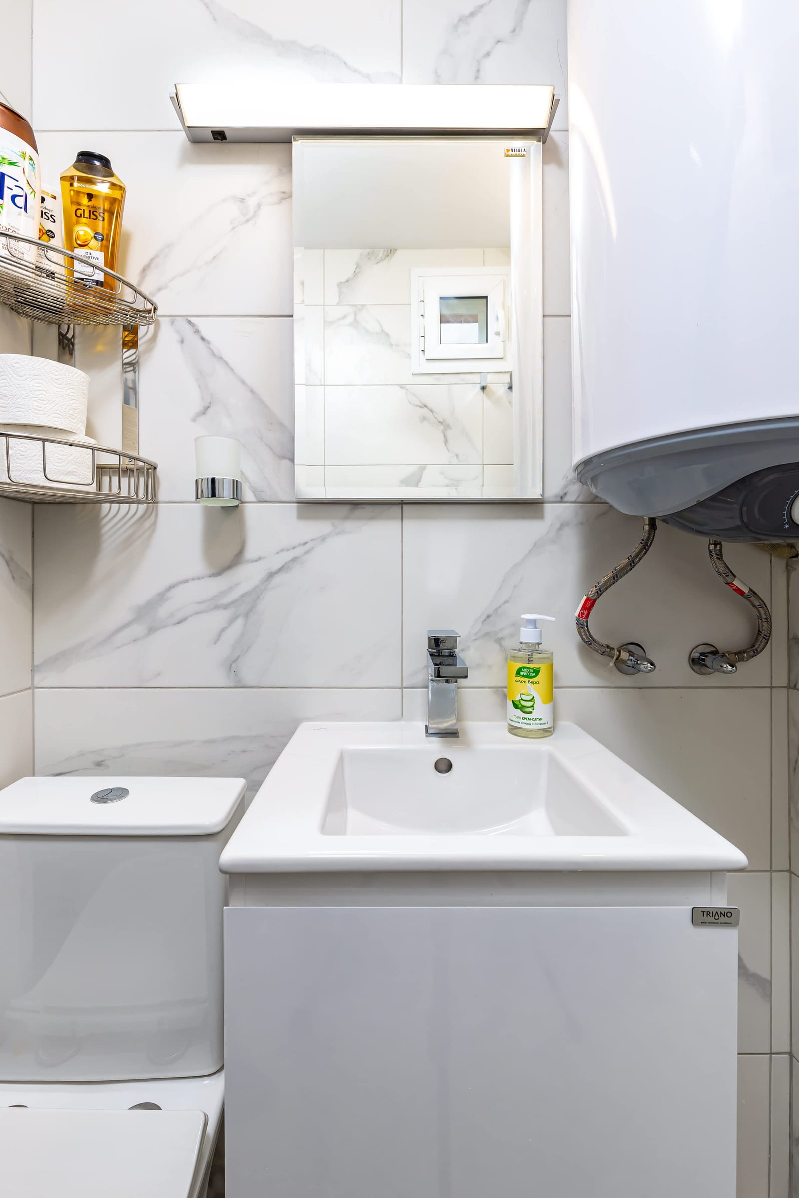 Top-Floor Flat with Balcony - Photo 19