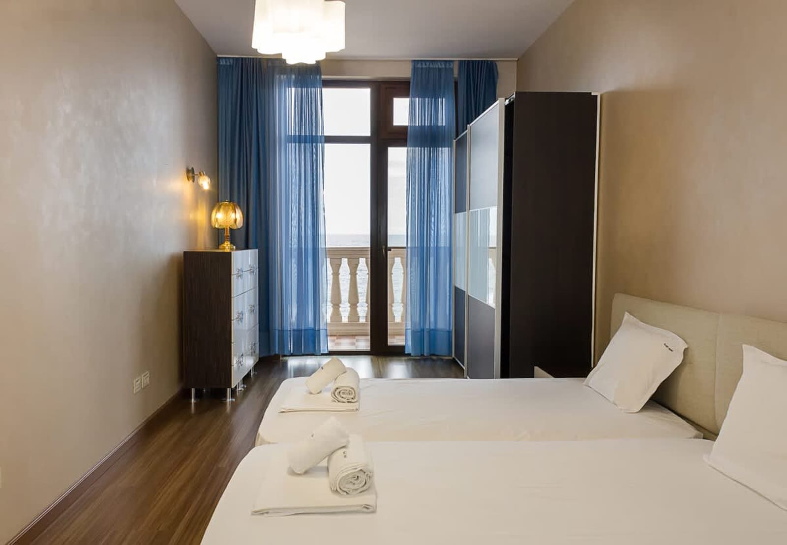 Port Palace 2BD Flat  Amazing Sea View - Photo 26