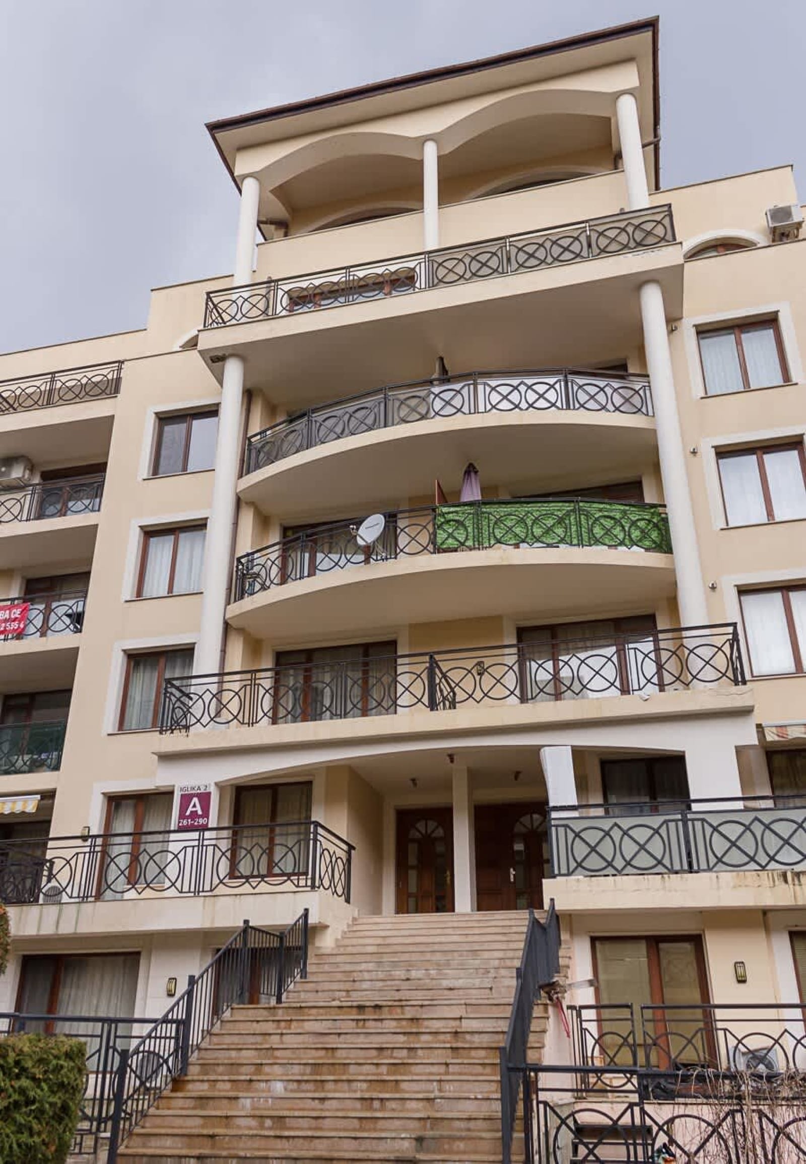 Cozy 2BD Flat with Balcony and Workspace - Photo 23