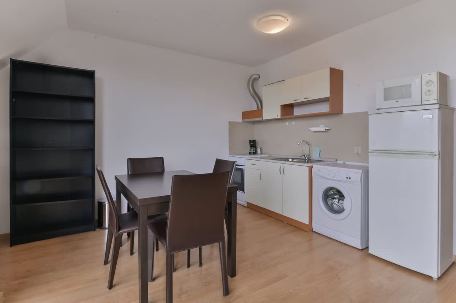 One-Bedroom Maisonette with Spacious Terrace - Photo 6