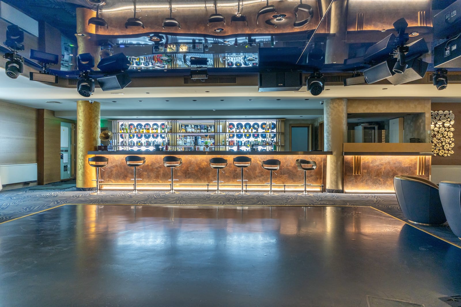 Fancy Night Club in the Maritim Paradise Blue Hotel - Photo 6