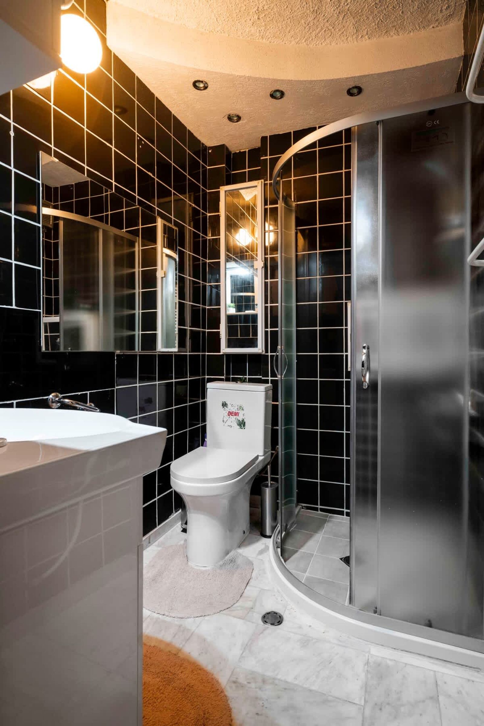 Cozy Apartment near Vitosha Street - Photo 22