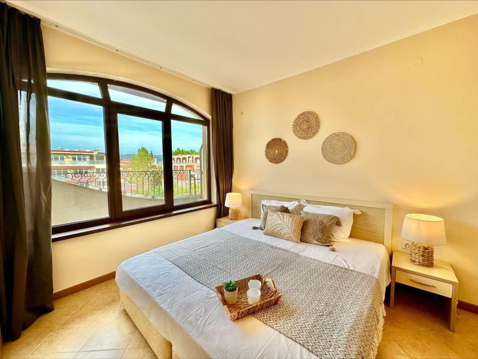 Cozy Apartment with Balcony  Royal Sun - Photo 23