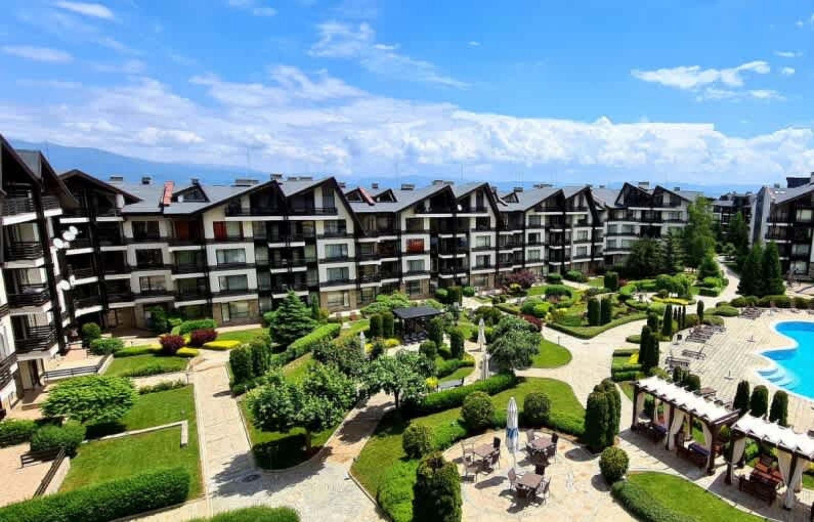 Bright Studio in a Spacious Complex in the Valley - Photo 15