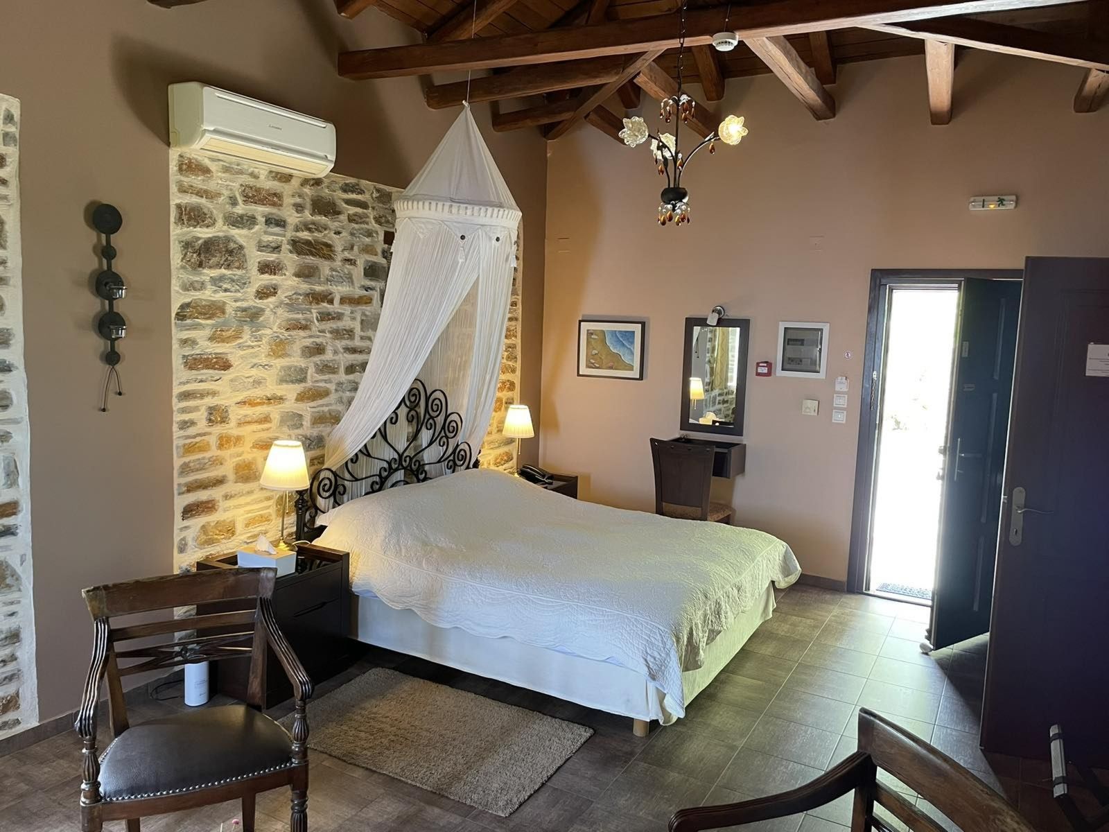 Small Luxury Hotel like an old Traditional house in Pelion with amazing garden and breathteking sea view to the agean. - Photo 7