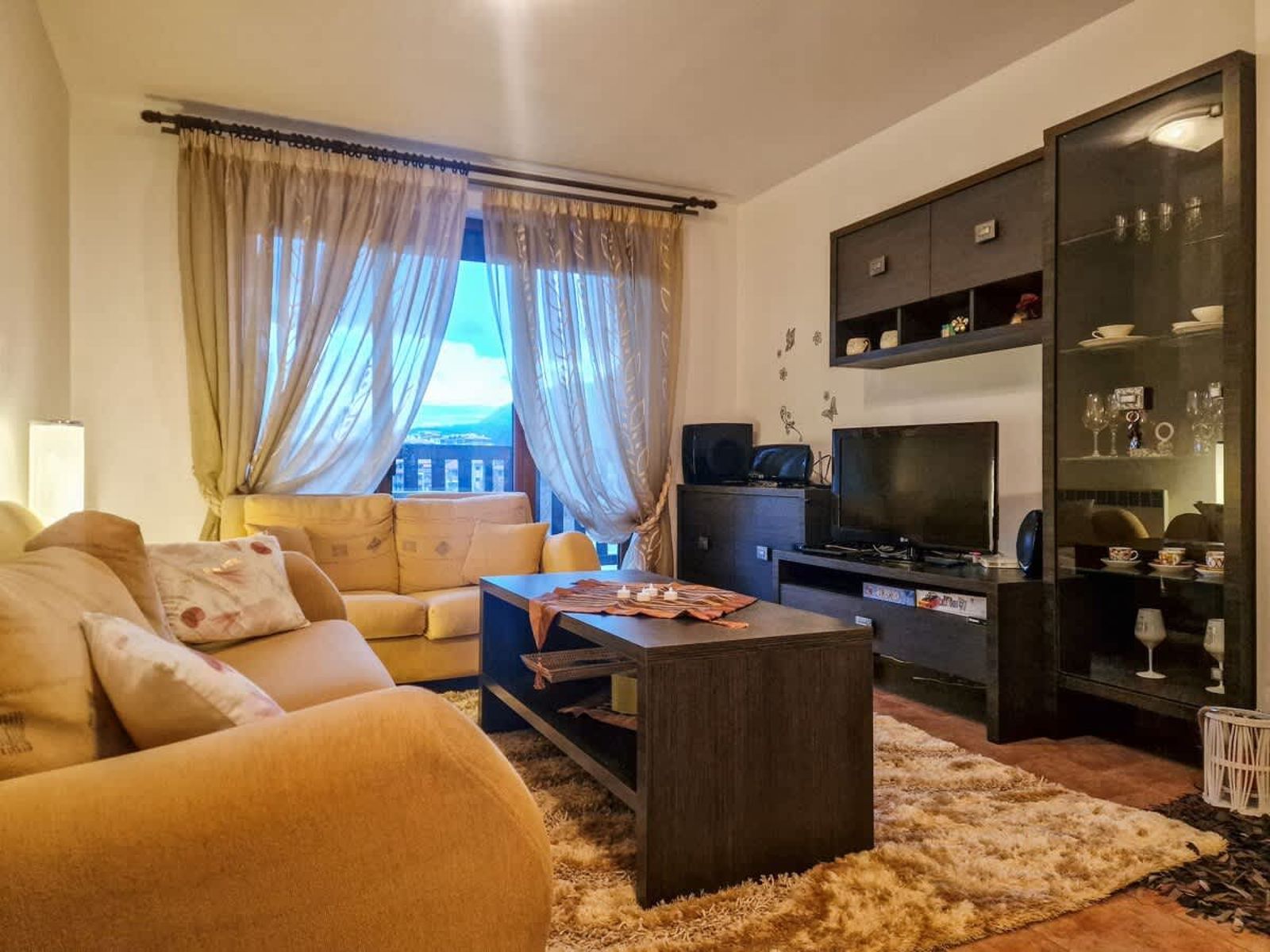 Cozy 2-Bedroom Stay with Parking in OLD INN Bansko - Cover Photo