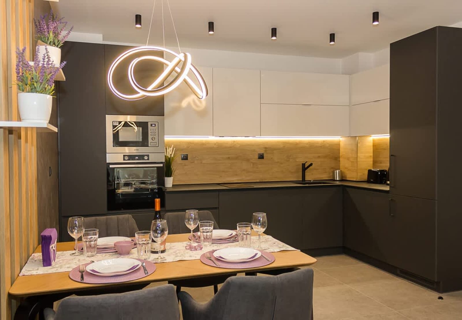 Modern Seaside Retreat 1BD Apartments - Photo 2