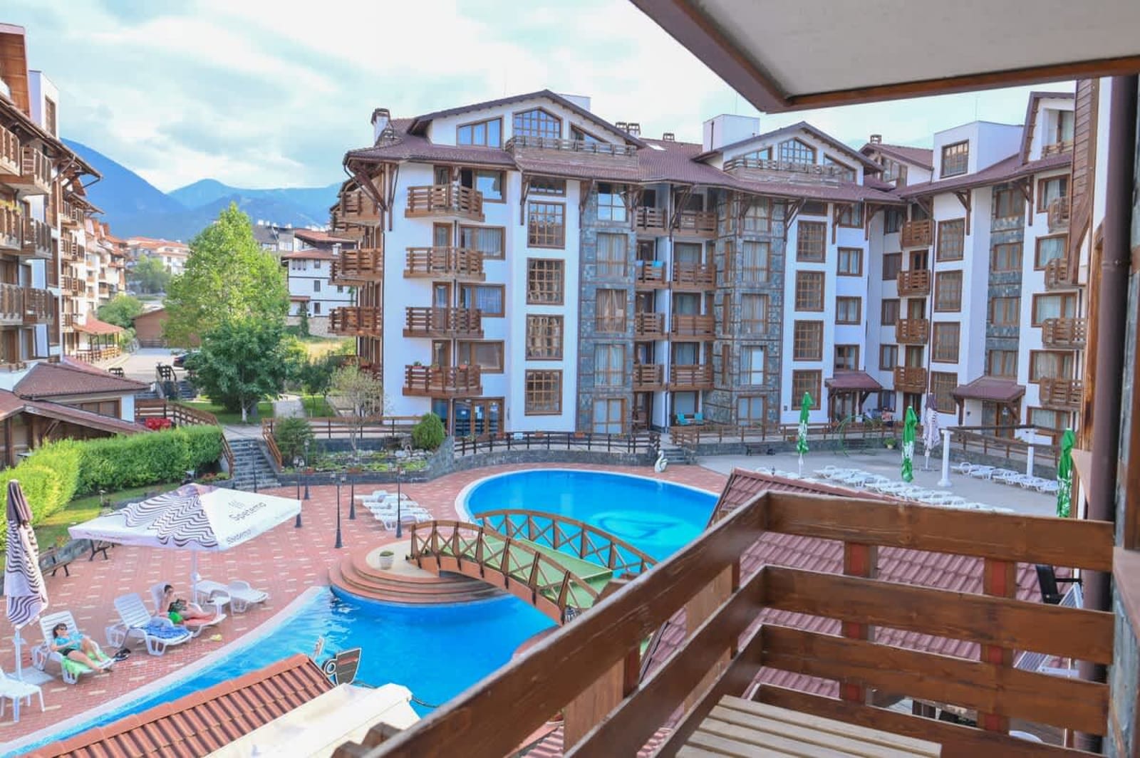 Cozy Flat with Pool &amp; Mountain Views, Near Gondola - Cover Photo