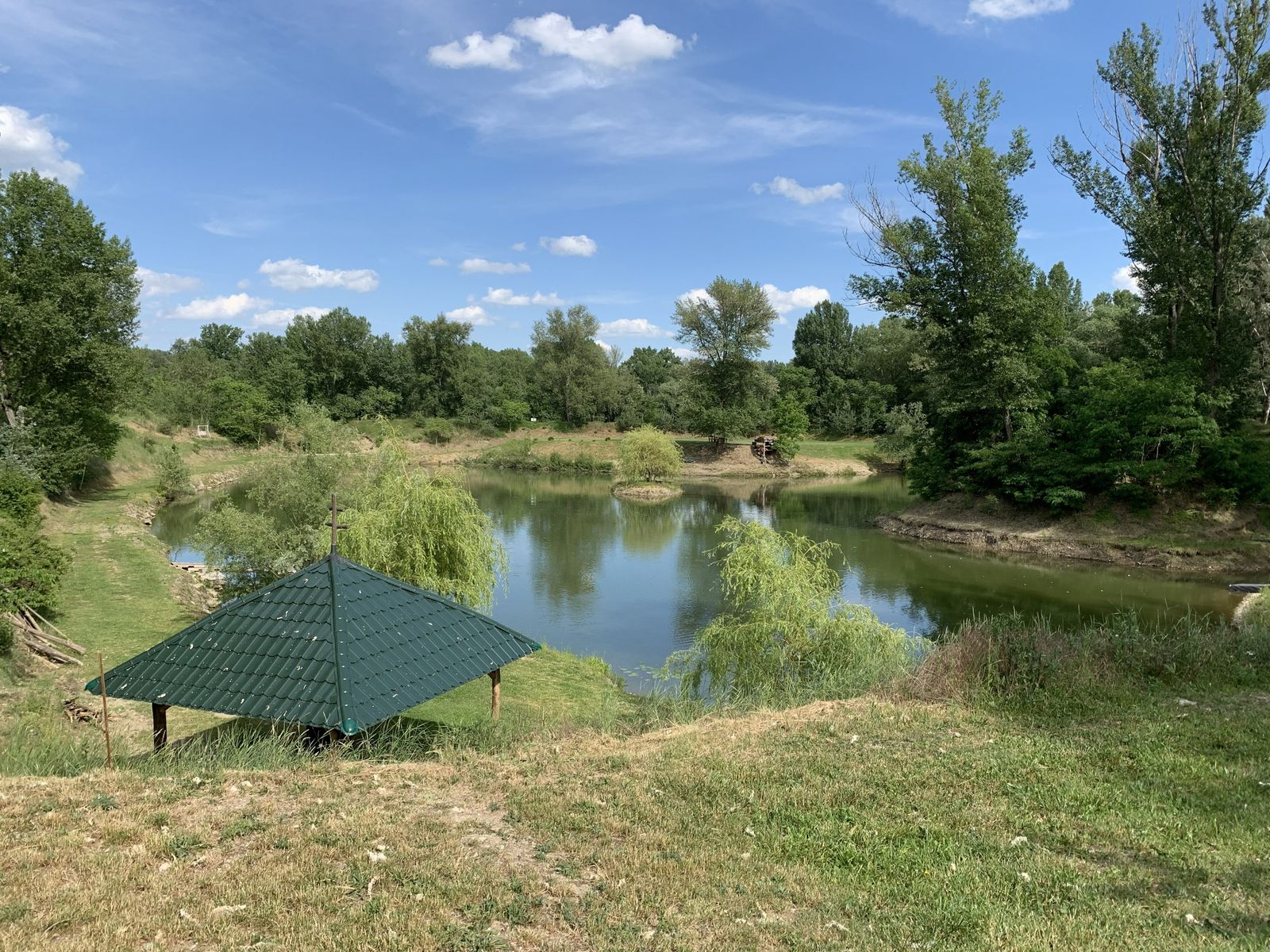 Private lake with islands and beautiful nature - Photo 3