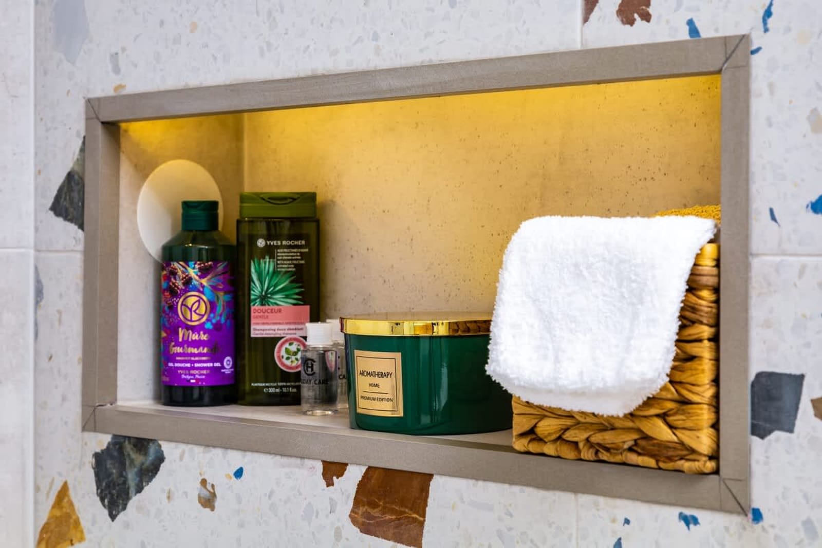 Chic and Charming 2BD Flat in the Heart of Plovdiv - Photo 26