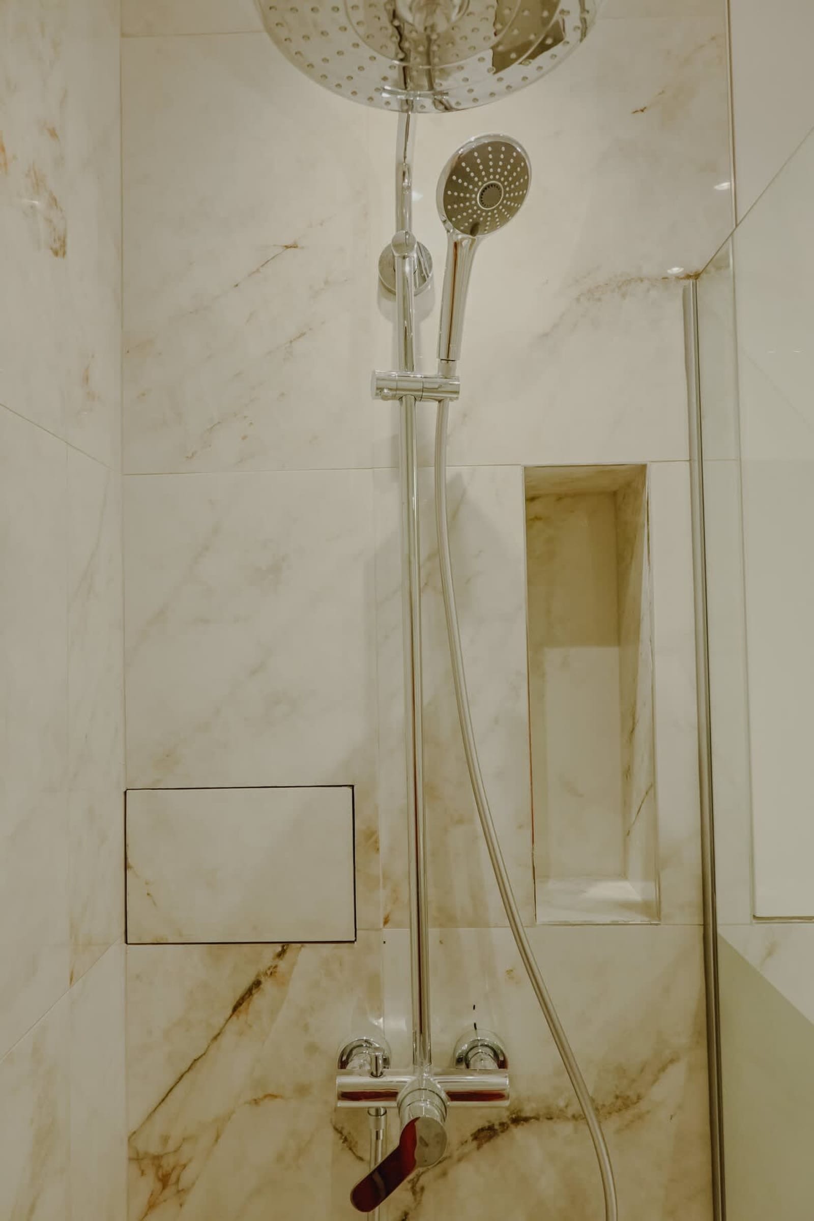 Elegant Escape - High Ceilings, Balcony &amp; Piano - Photo 22