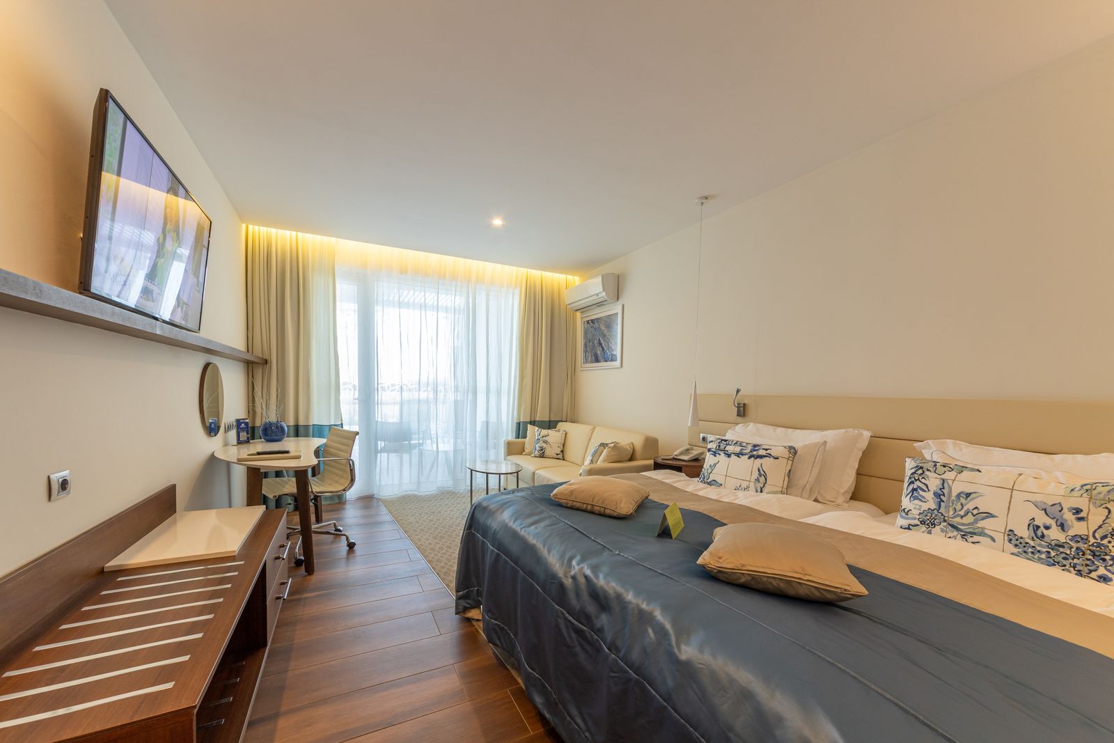 One Bedroom Apartment with a Pool in the Maritim Paradise Blue Hotel - Photo 11