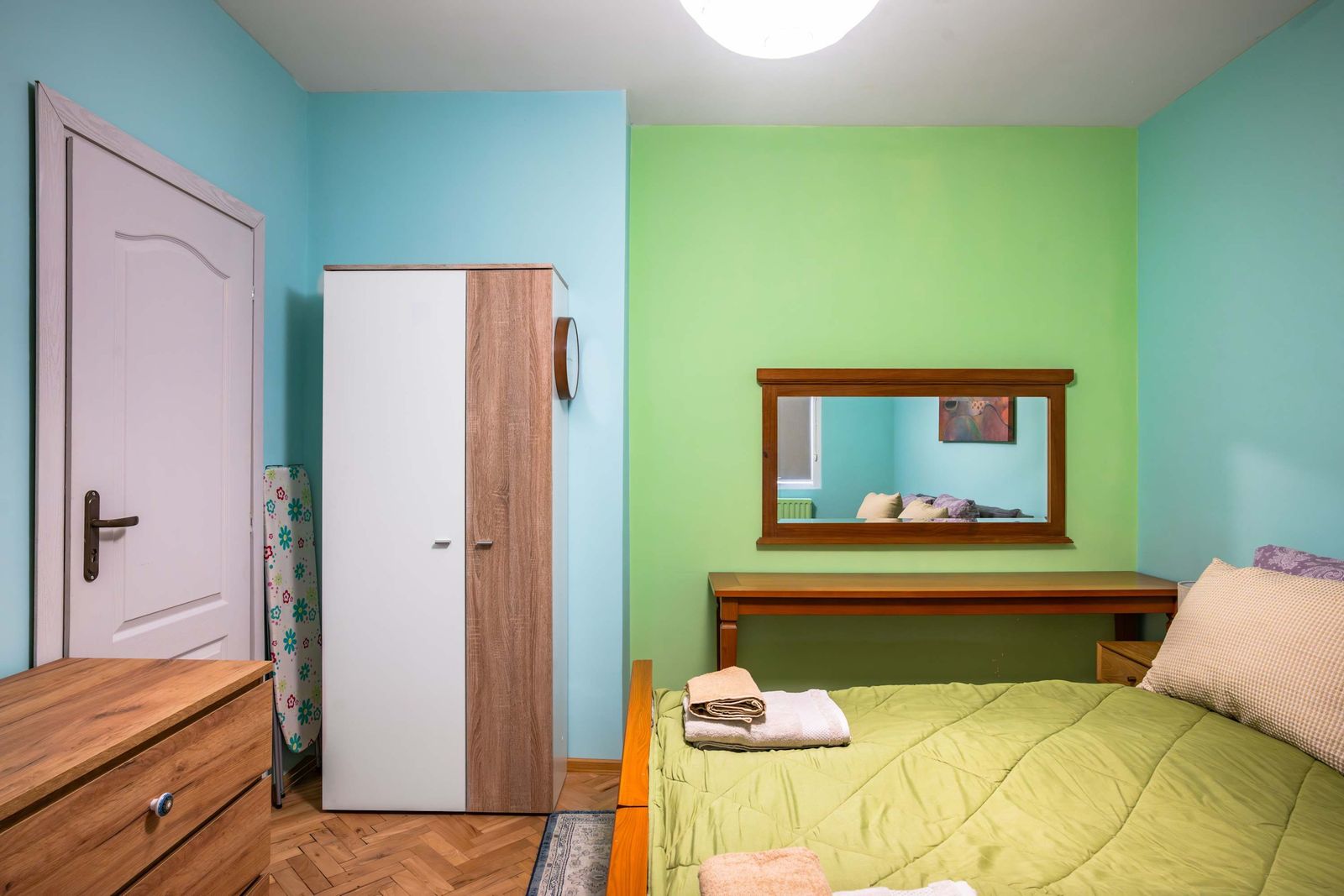 Life in Colours - Artistic 1BD Apartment - Photo 3