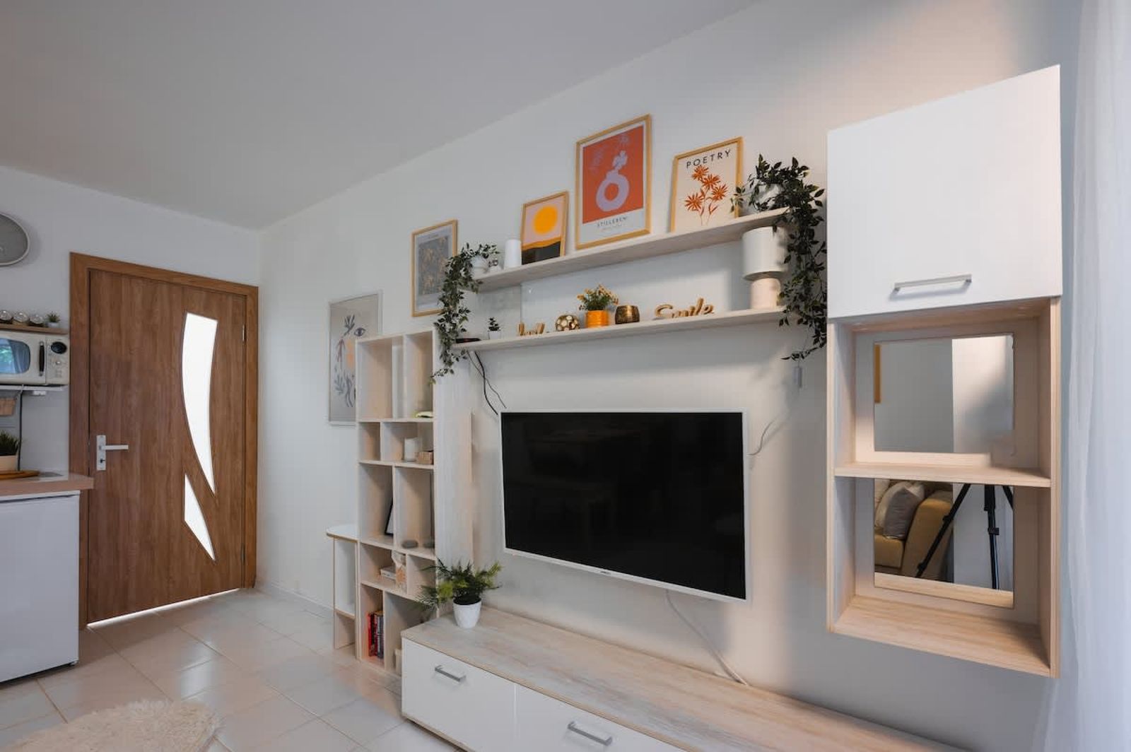 Cozy Studio - Your Home Away From Home - Photo 5