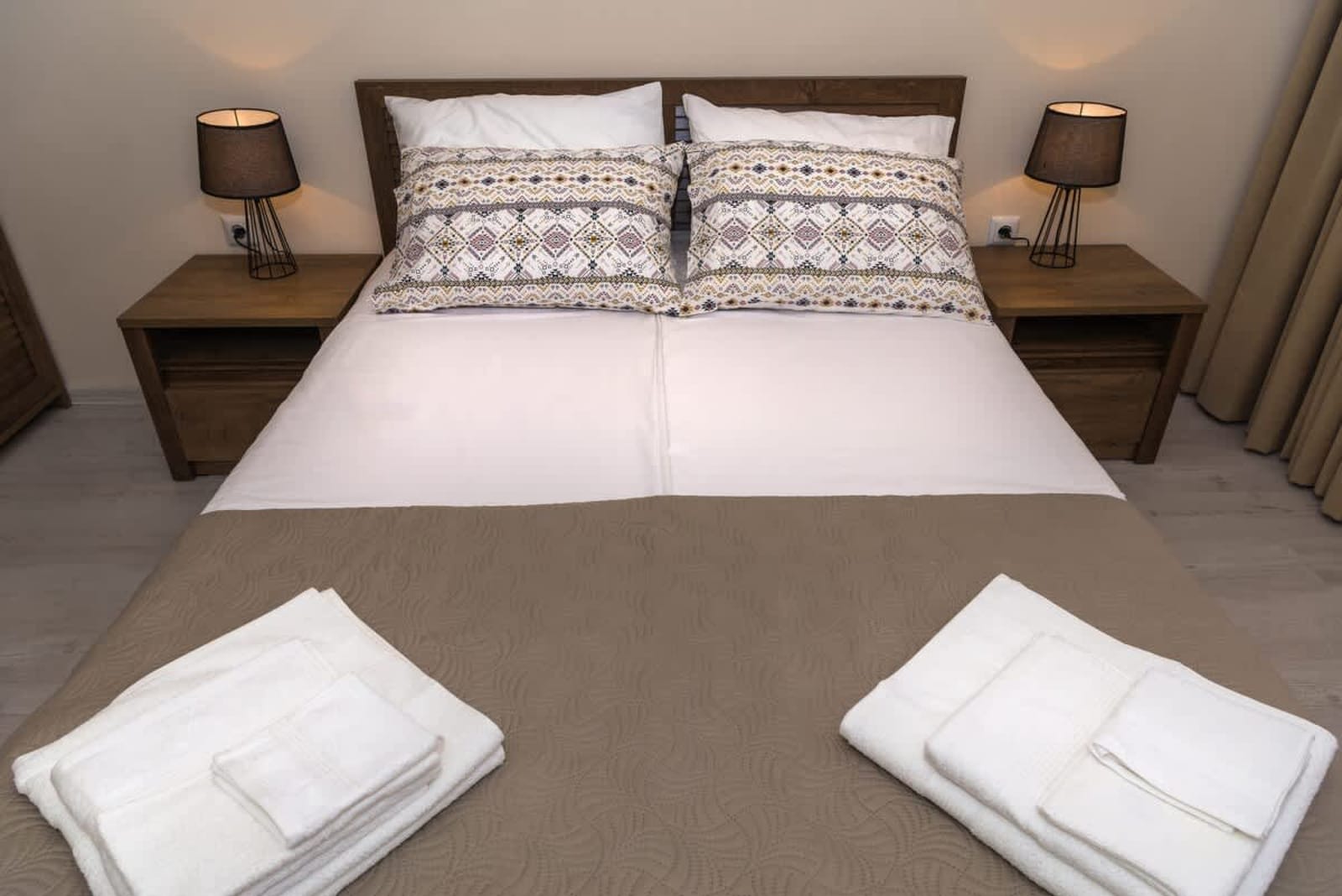 Alma Apartment - Stylish 1BD Flat with Balcony - Photo 11