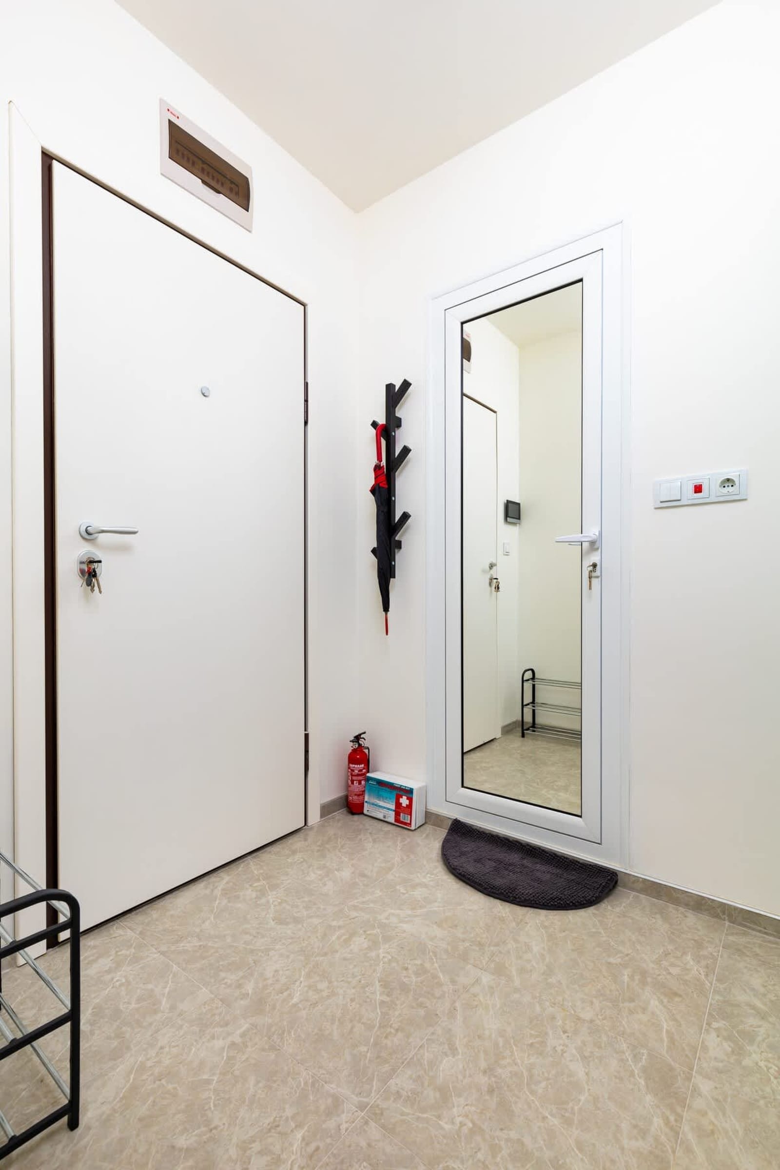 Radiant Retreat: Bright 1BD Haven in Plovdiv - Photo 15