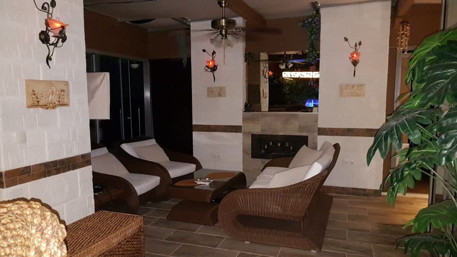 Under the Stars - Lux. Penthouse w/ POOL + Terrace - Photo 80