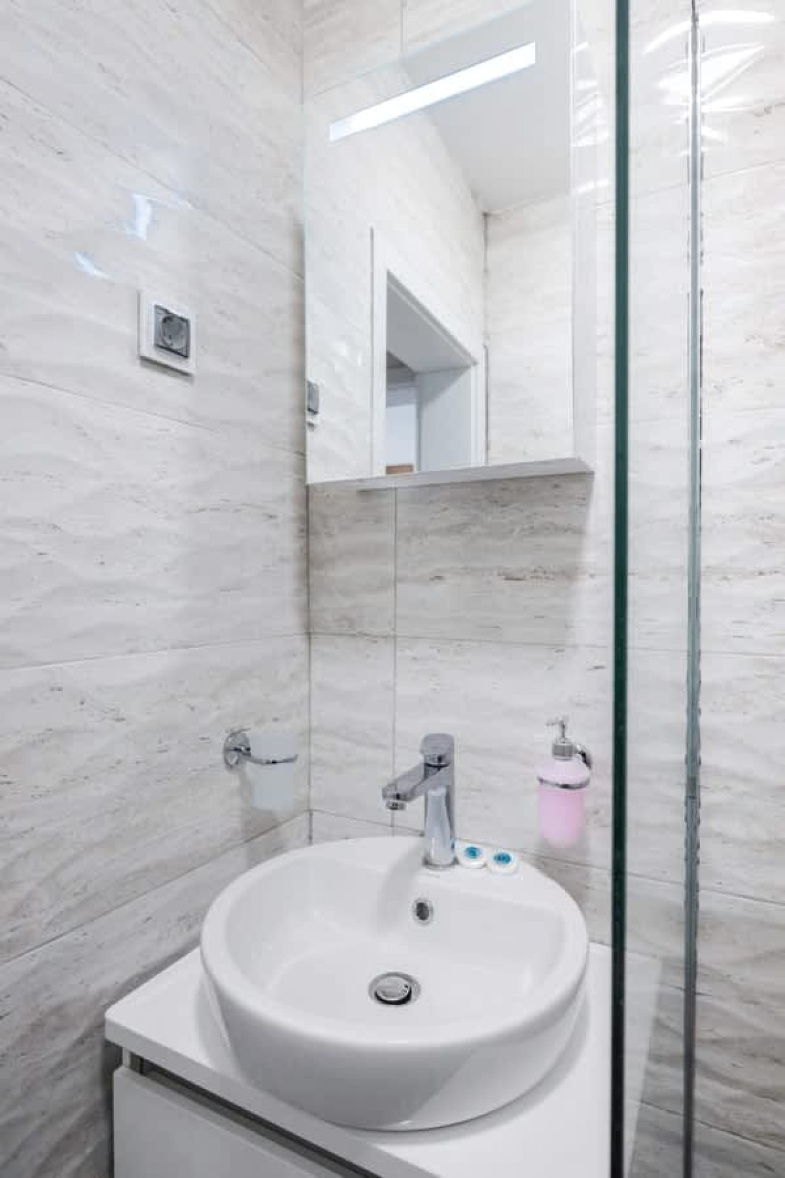 Spacious 2BD Near NDK with WorkSpace - Photo 16