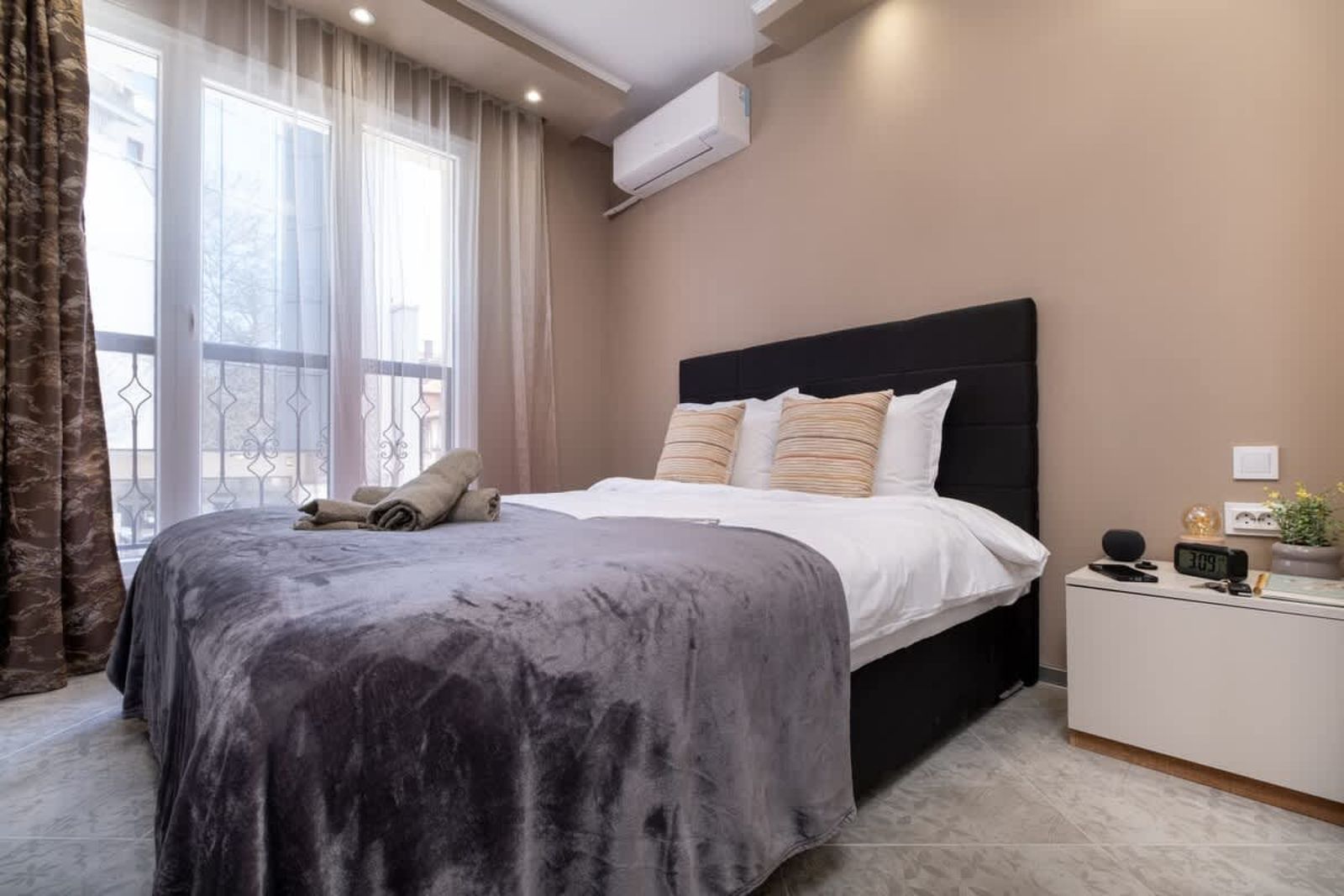 City Center Perfect 1-Bedroom Apartment - Photo 12