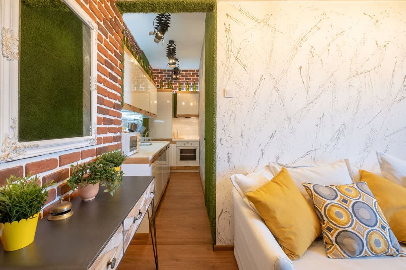 3 BDR &amp; 3 BTHR Duplex | In the Heart of Sofia - Photo 16