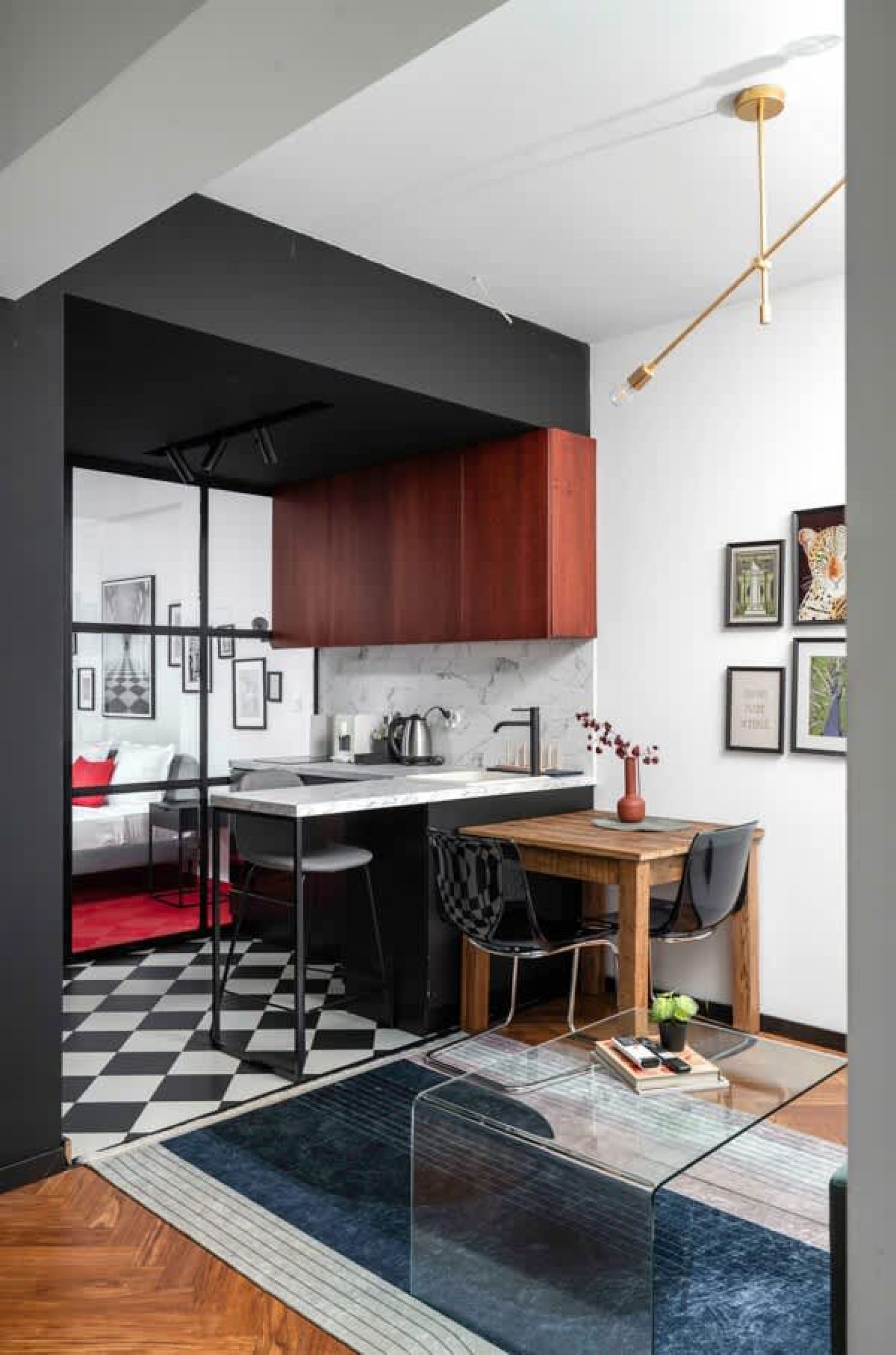 One Bedroom with Parking - Women's Market - Photo 10