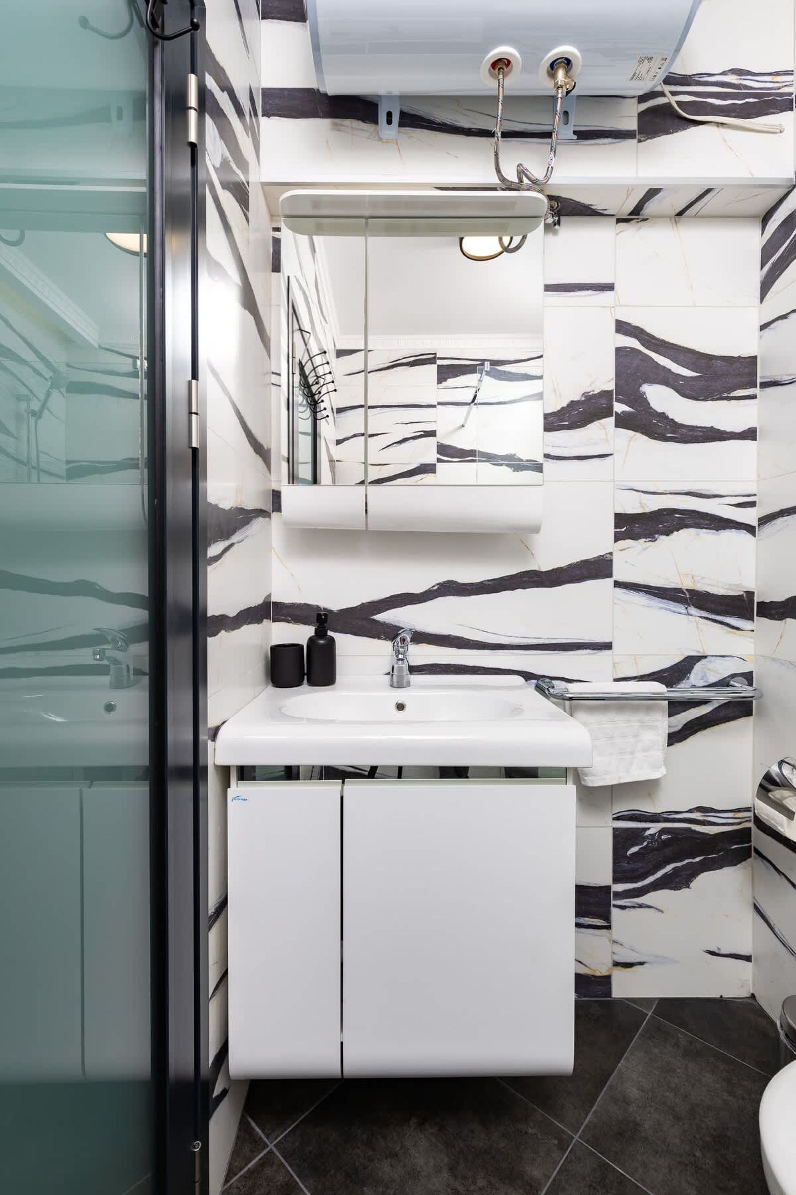 Central Chic 1BD Apt Near Kapana by FlatManager - Photo 8