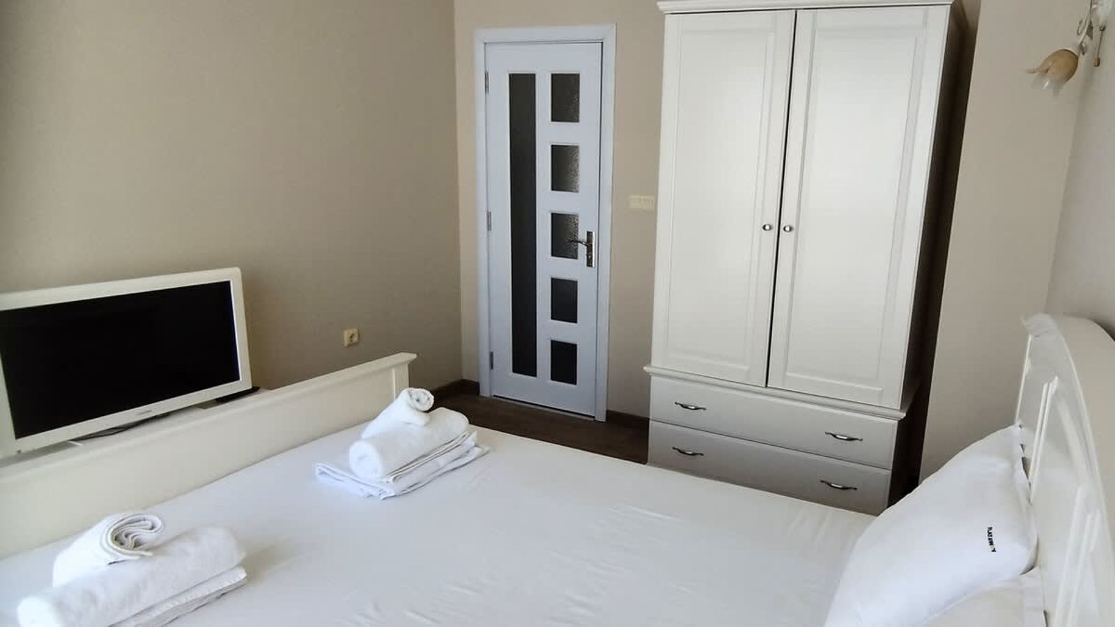 Peaceful Three-Bedroom in Briz, Varna - Photo 26