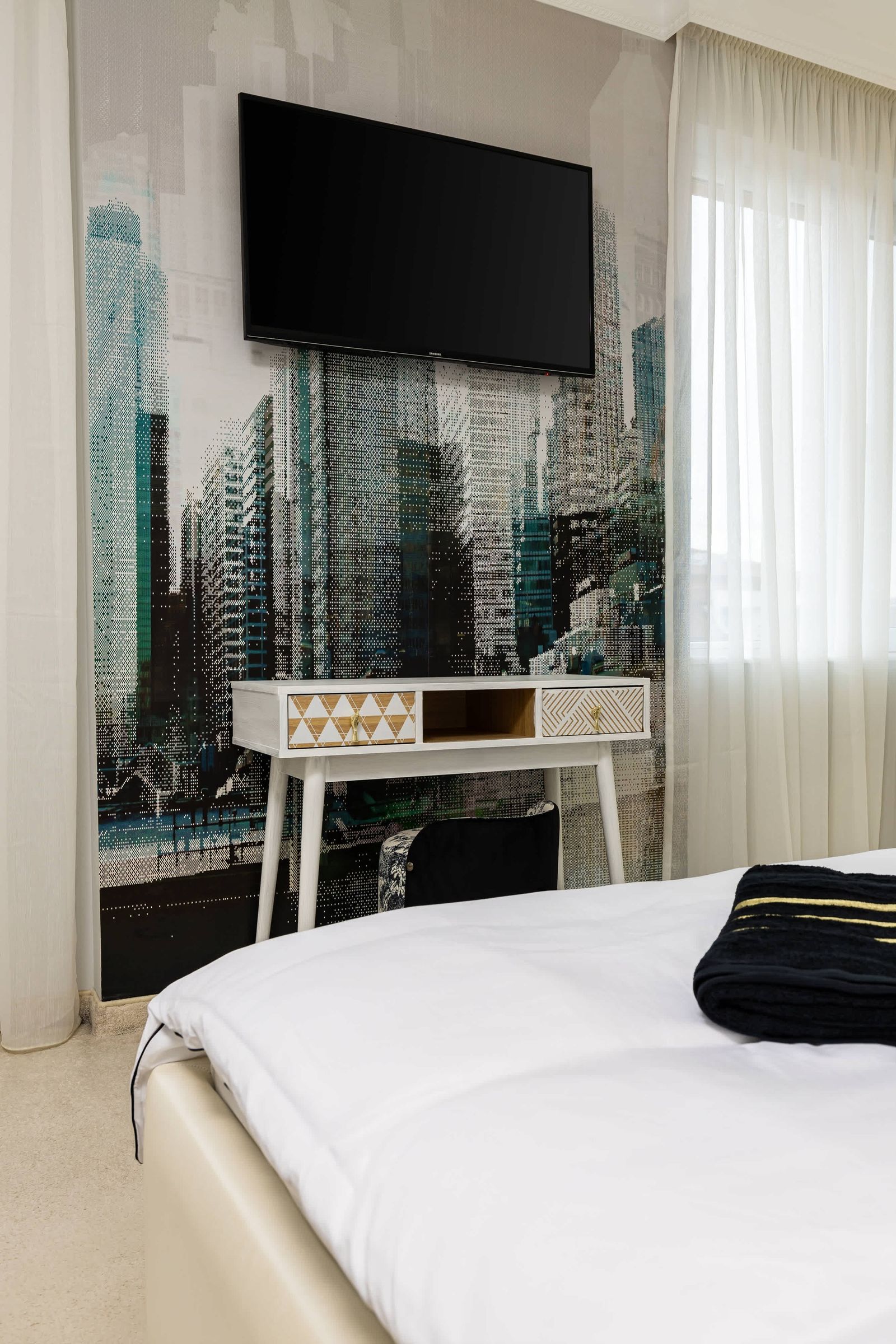 Sunny Modern 1BR Retreat with Cozy Balcony - Photo 11