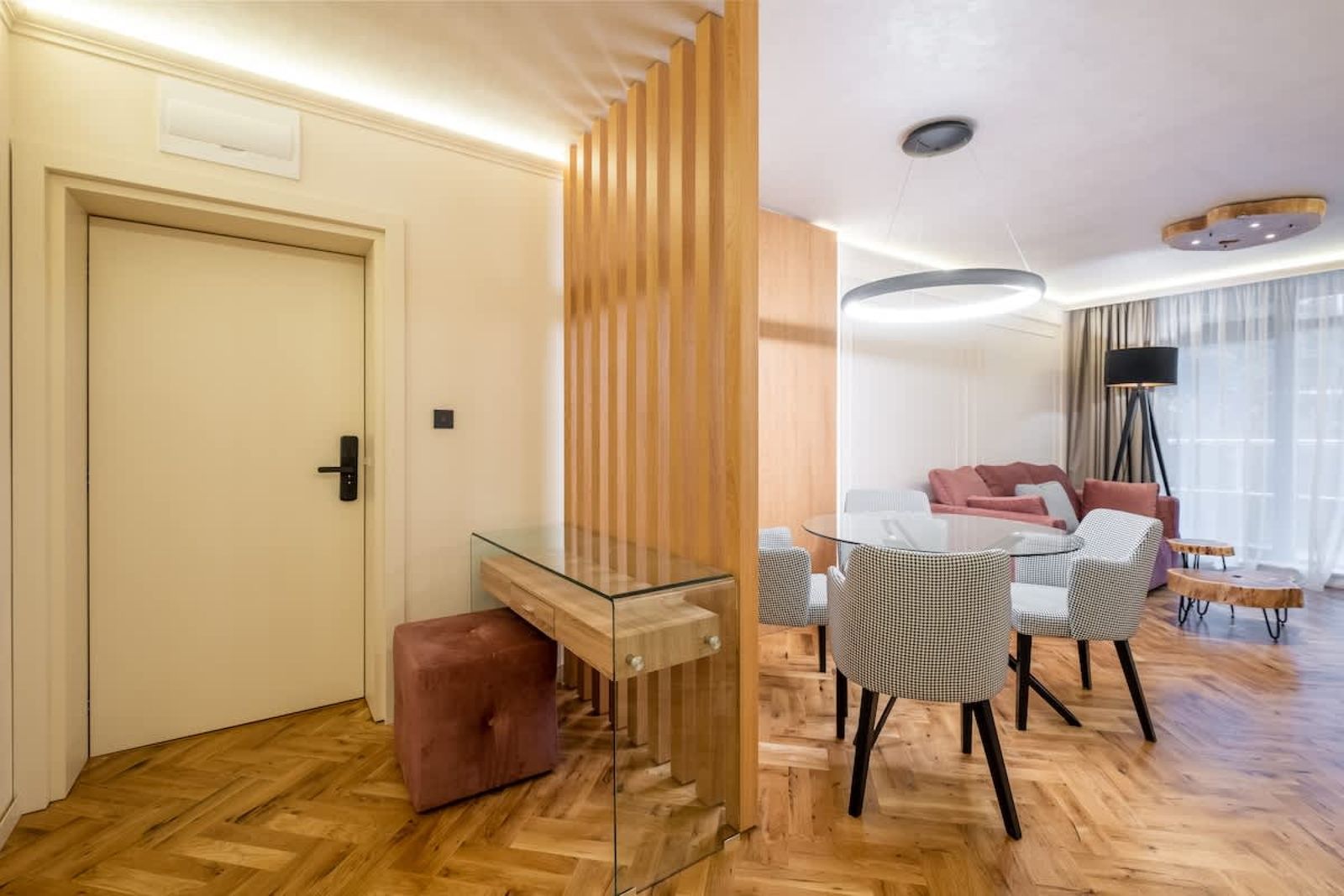 SOFapart Comfy and Elegant Apt with 2 BDR/ Parking - Photo 7