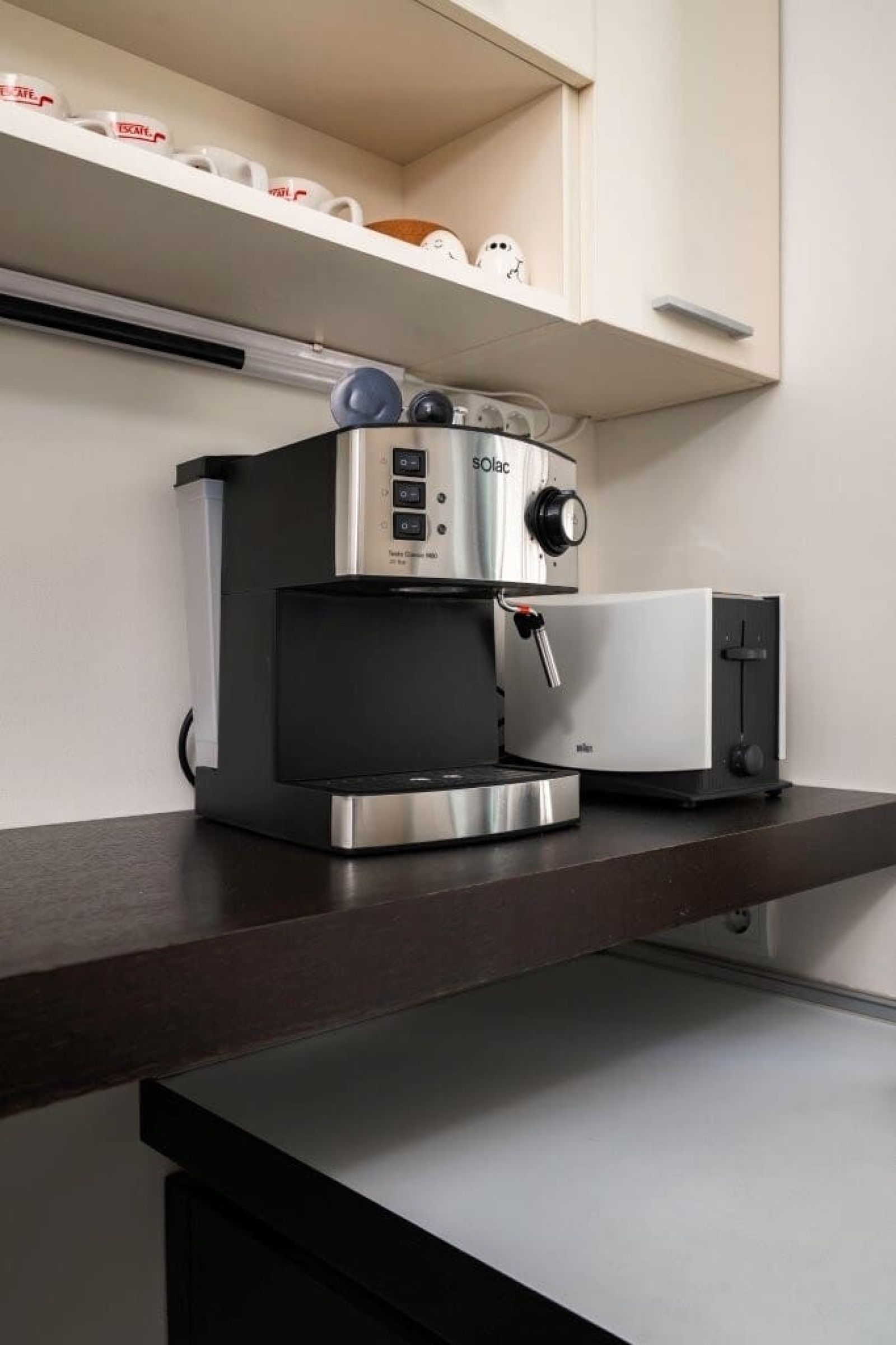 1BD Apartment - Perfect Central Location - Photo 17