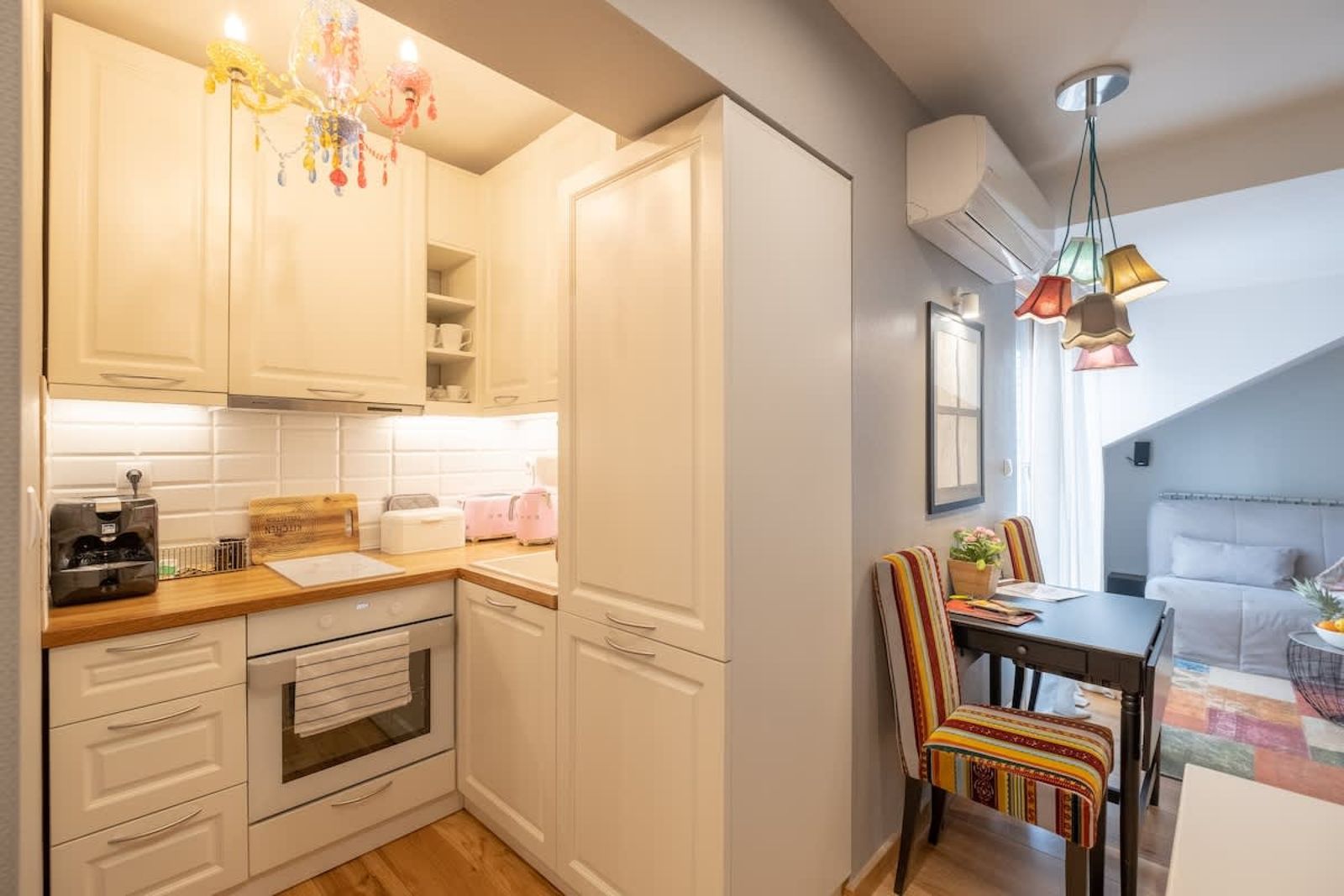 High-end Designer Studio - AC + Parking - Photo 29