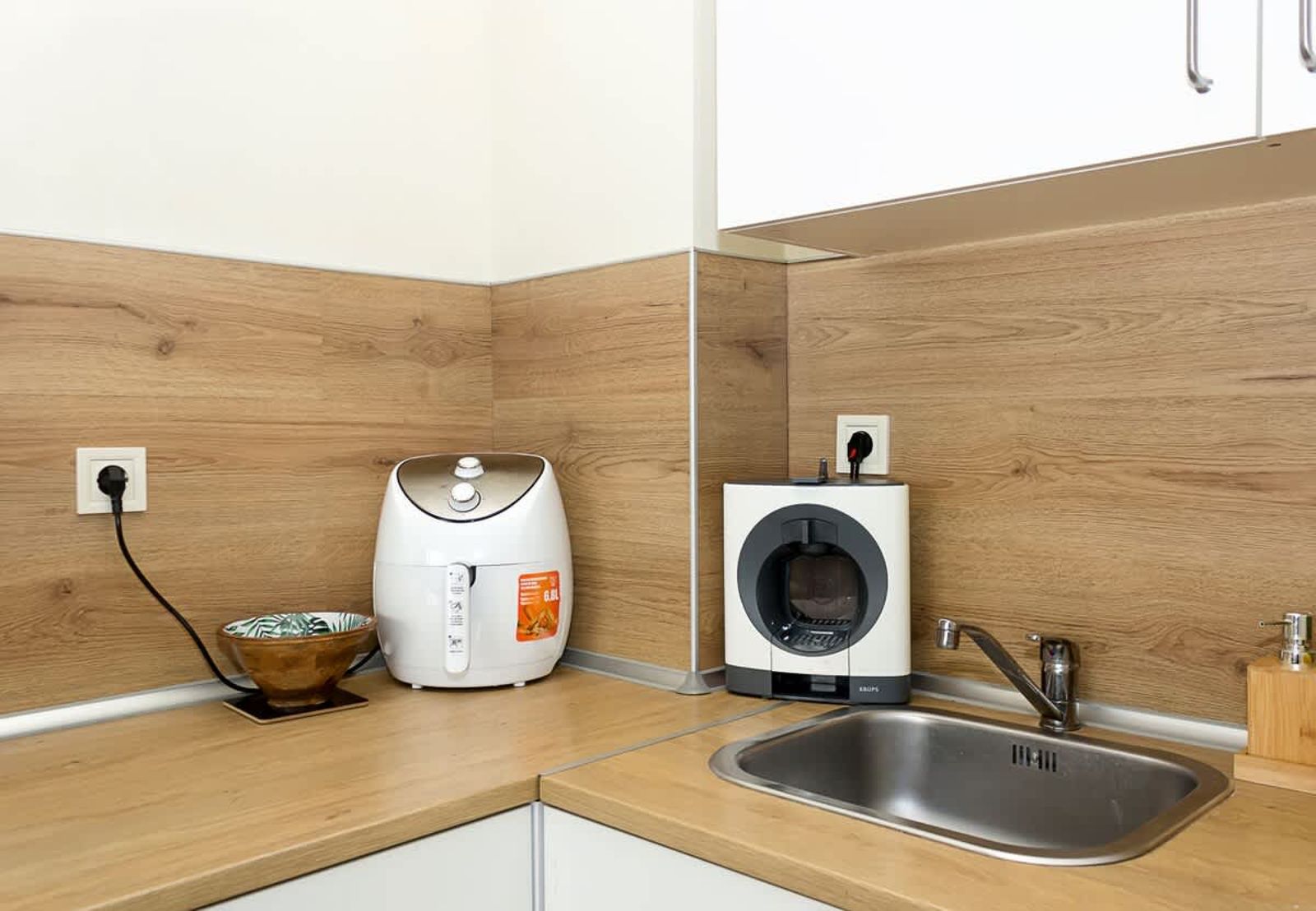 Cozy 1BD Flat in Golden Sands with All You Need - Photo 8