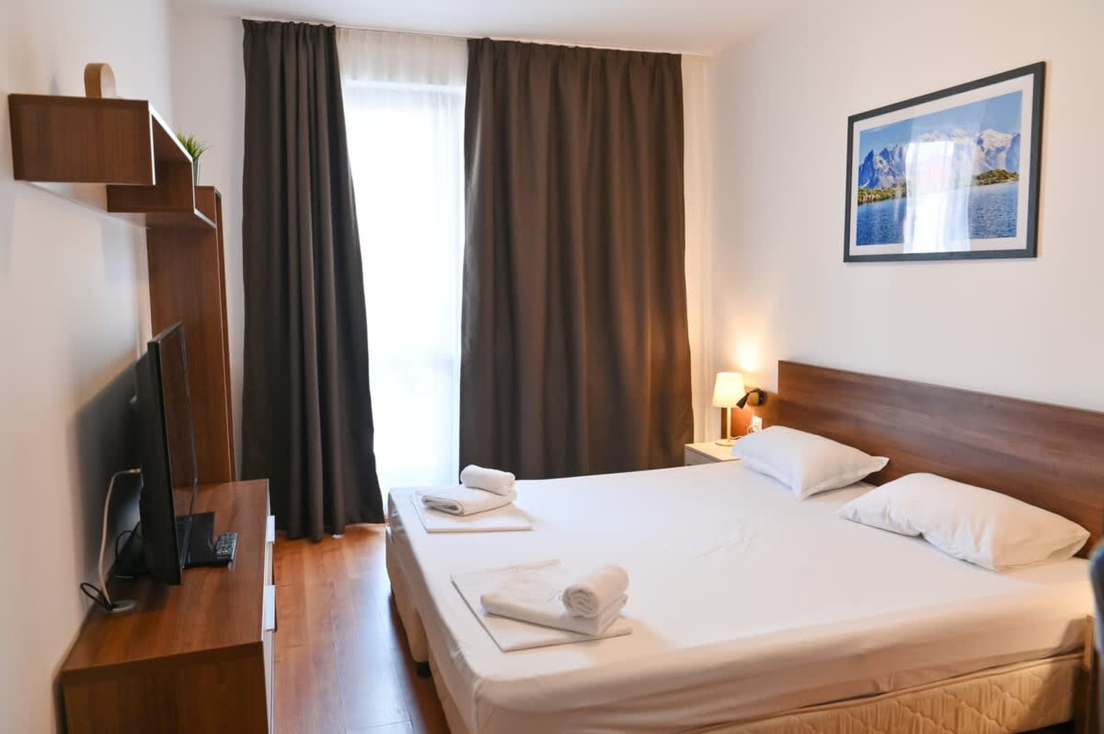 Cozy Flat with Pool &amp; Mountain Views, Near Gondola - Photo 12