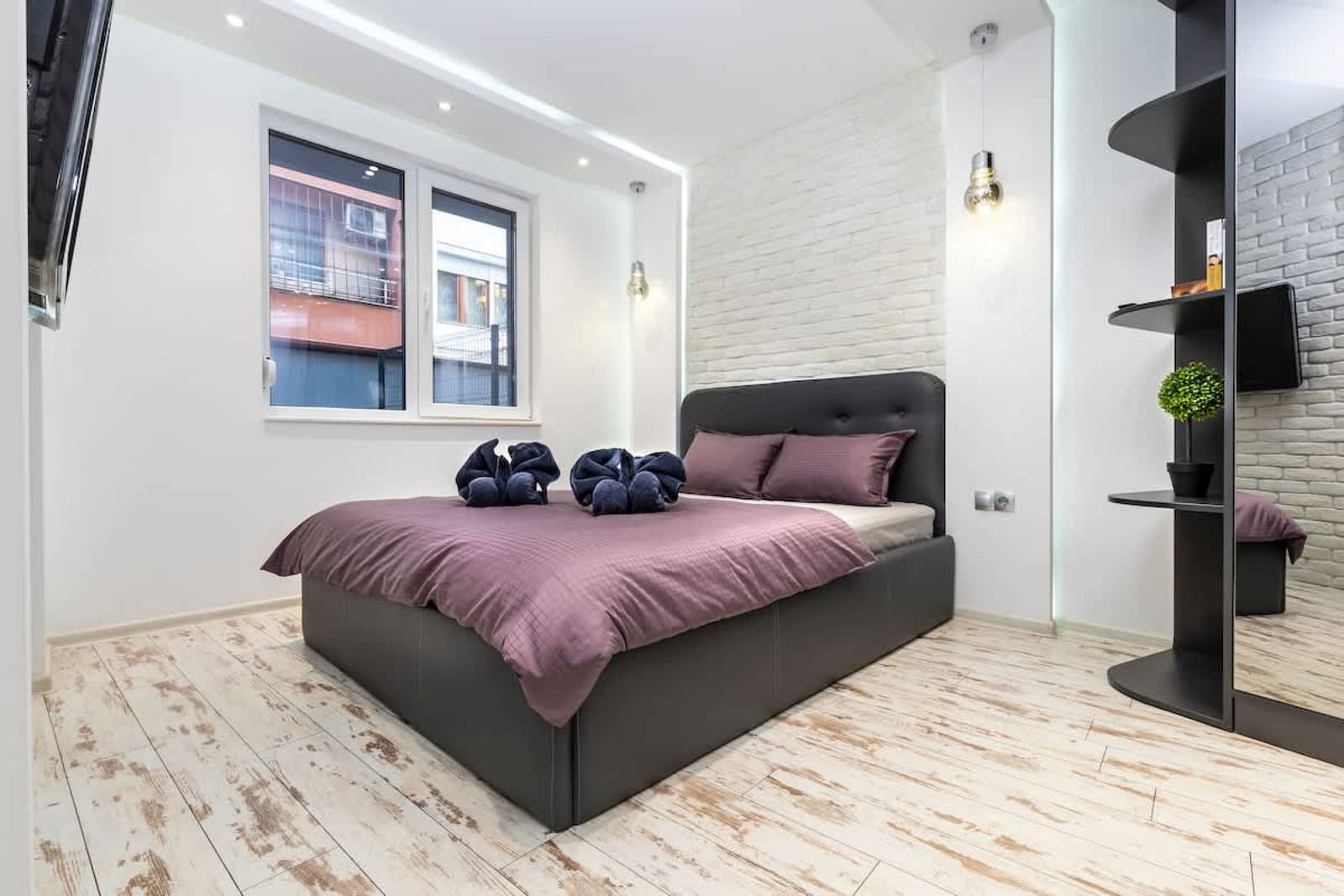 Modern 1BD Flat with Parking near the city centre - Photo 2